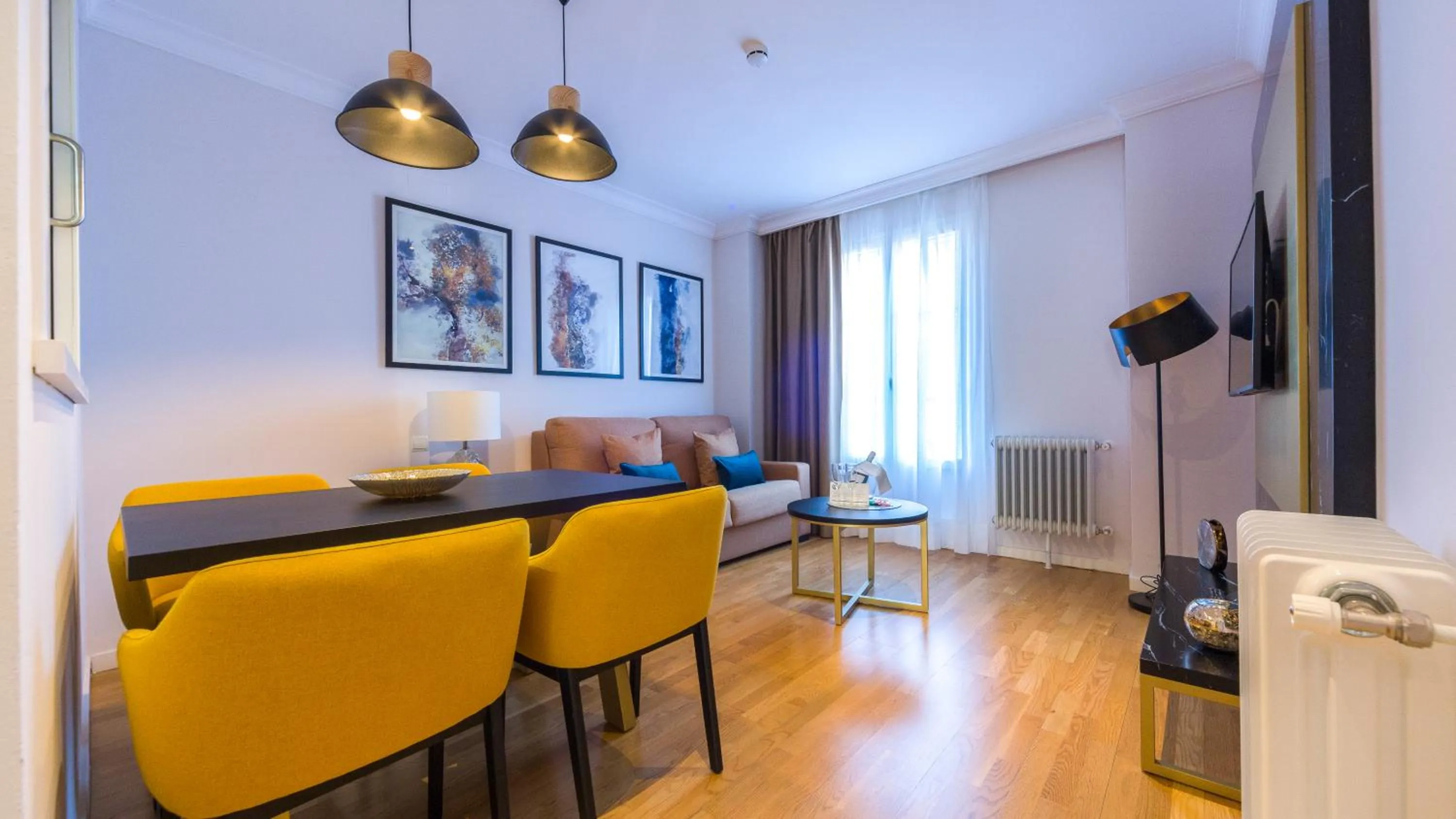 Living room in TGH Gran Vía Apartments