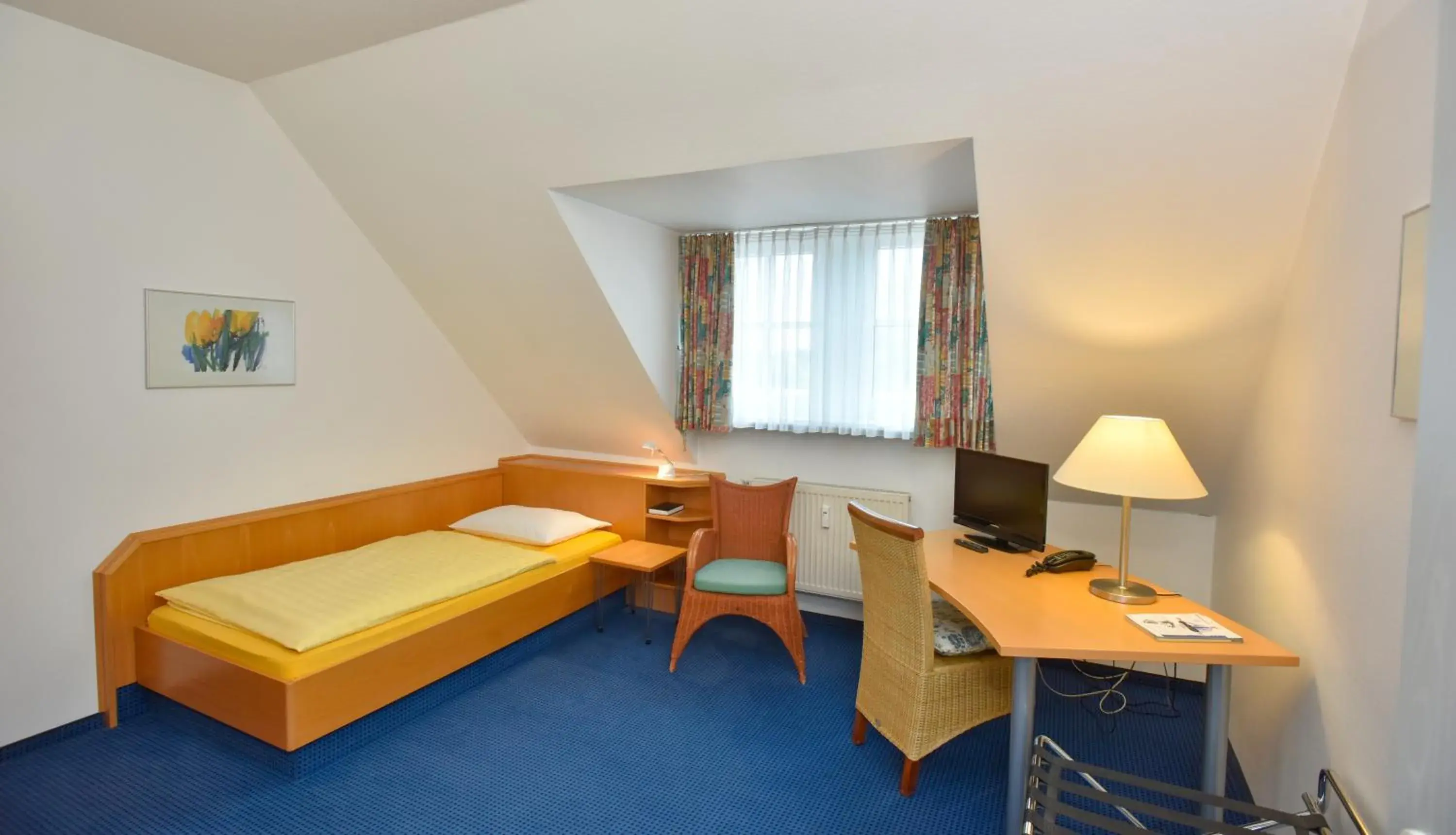 Classic Single Room with Shower in Hotel Fasanengarten Classic Single Room with Shower in Hotel Fasanengarten