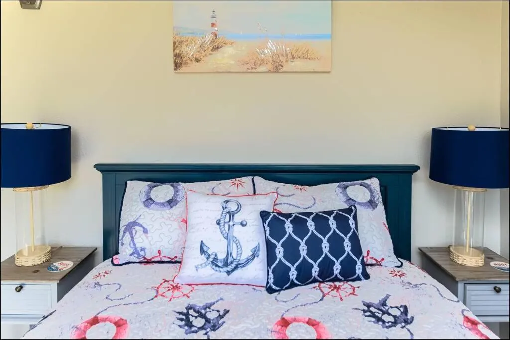 Bed in Clam Jam Condo