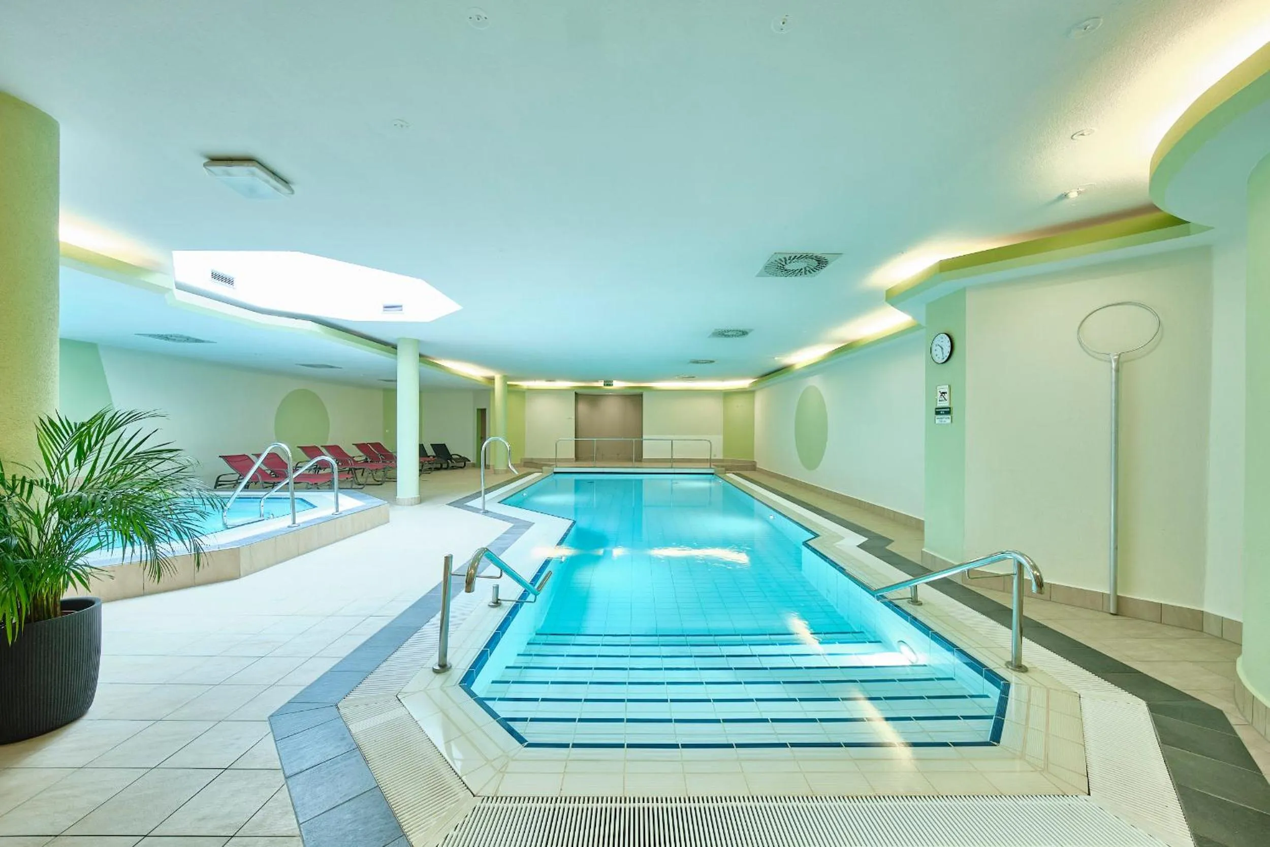 Swimming pool in Strandhotel Seehof