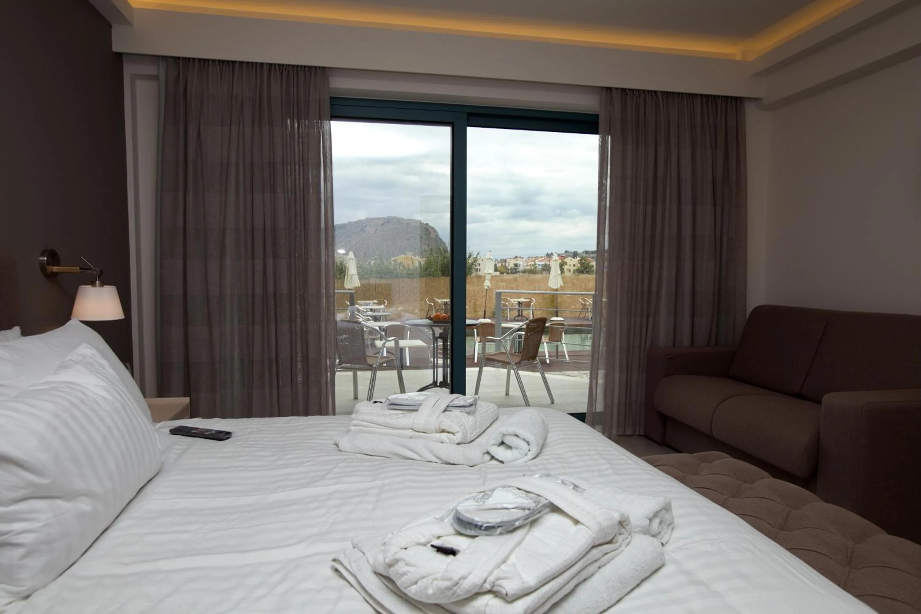 Photo of the whole room, Bed in Palacio del Sol Luxury Apartments