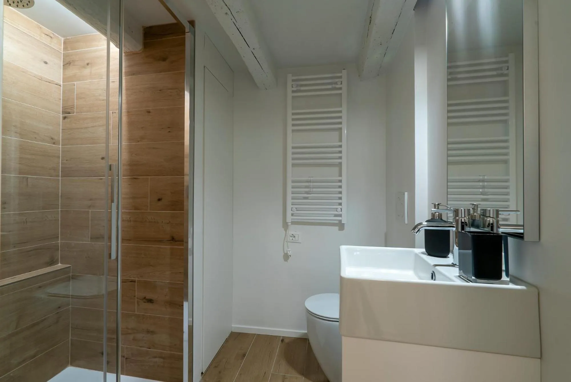Bathroom in San Stae Glamour
