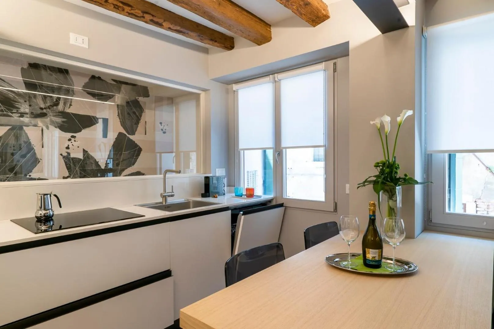 Kitchen or kitchenette in San Stae Glamour