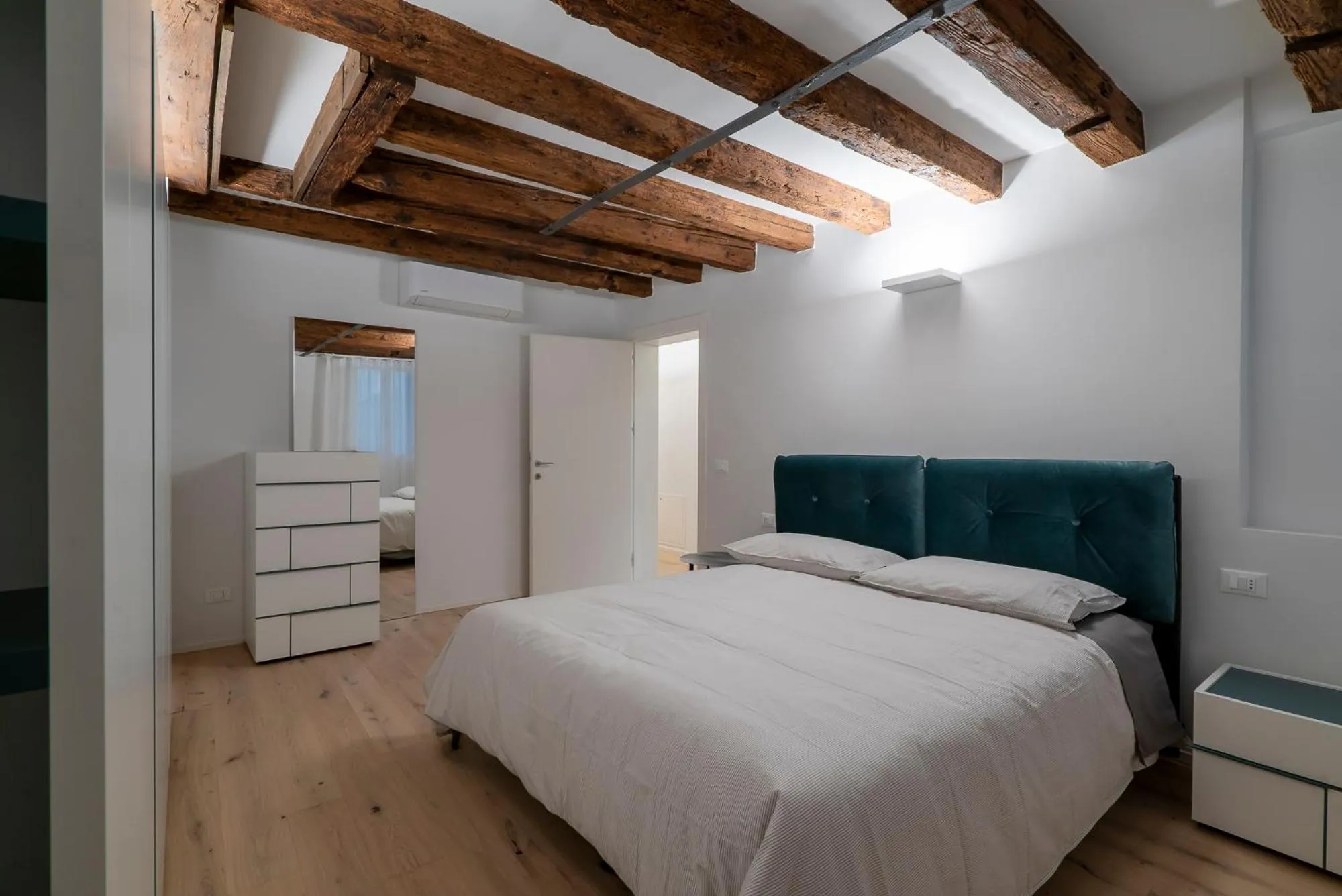 Photo of the whole room, Bed in San Stae Glamour