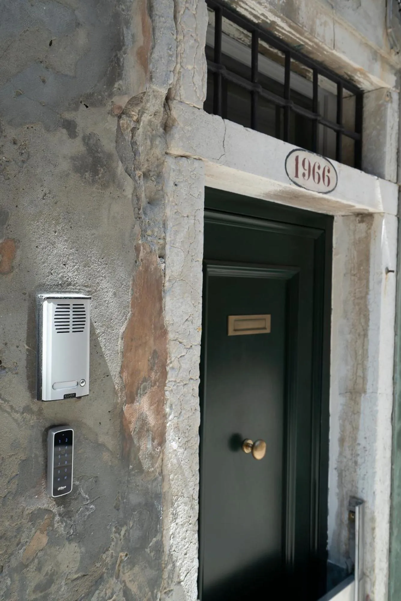 Facade/entrance in San Stae Glamour