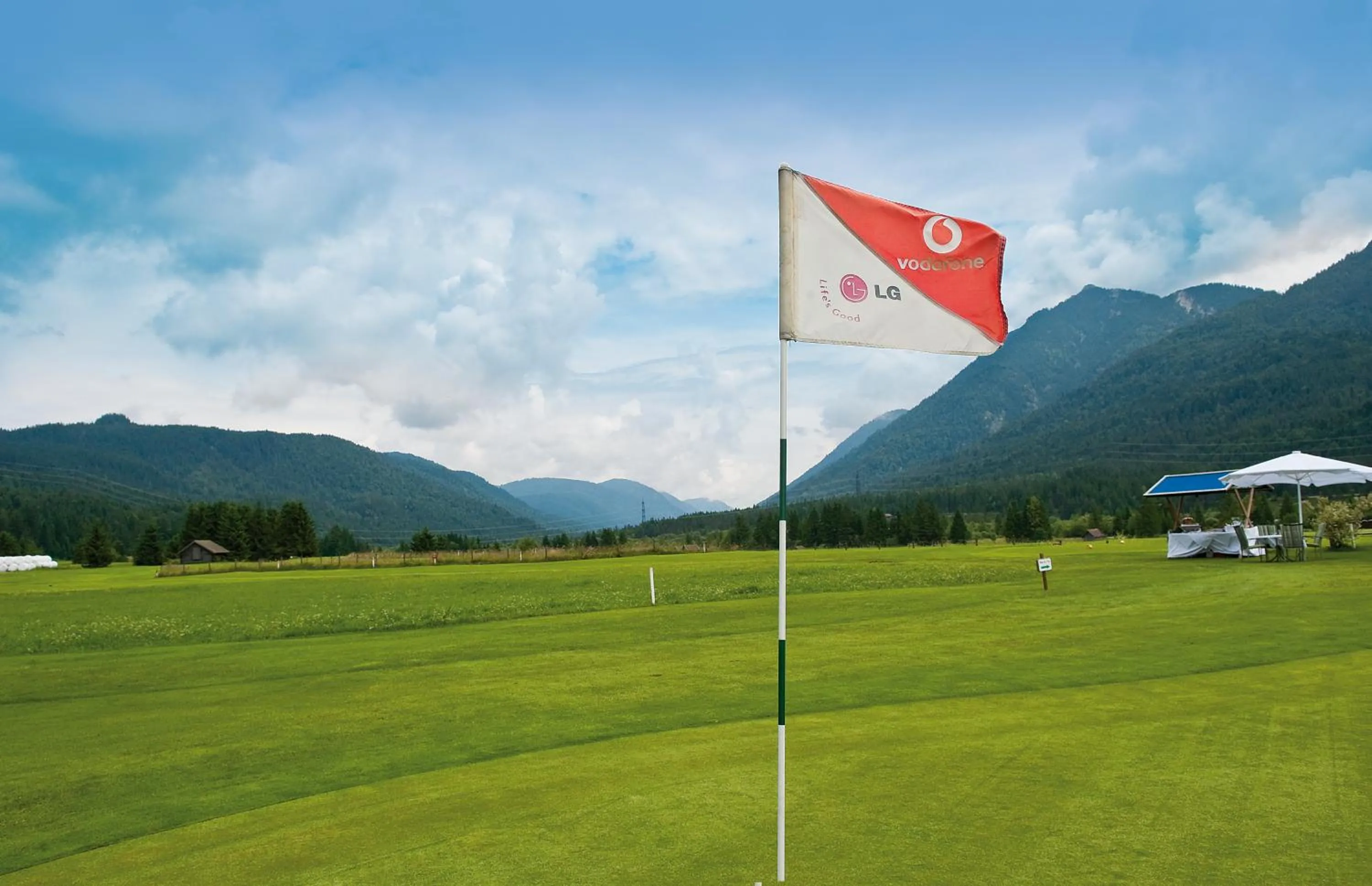 Golfcourse in Parkhotel Wallgau 4 Sterne Superior Alpenjuwel mit Spa Genuss, Golf & Wellness in der Karwendel-Region Tradition trifft Eleganz im stilvollen Rückzugsort