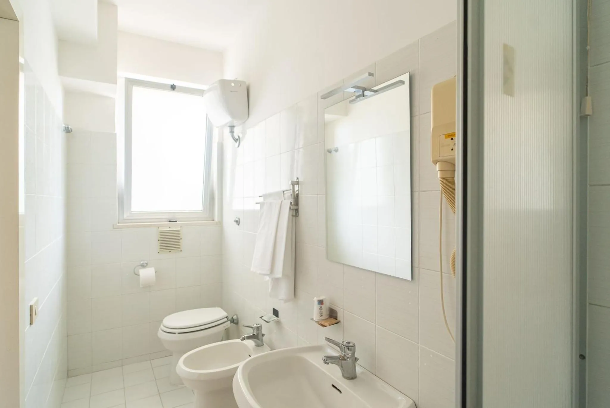 Shower in Hotel La Fonte a 300m uscita A14 Pescara Nord