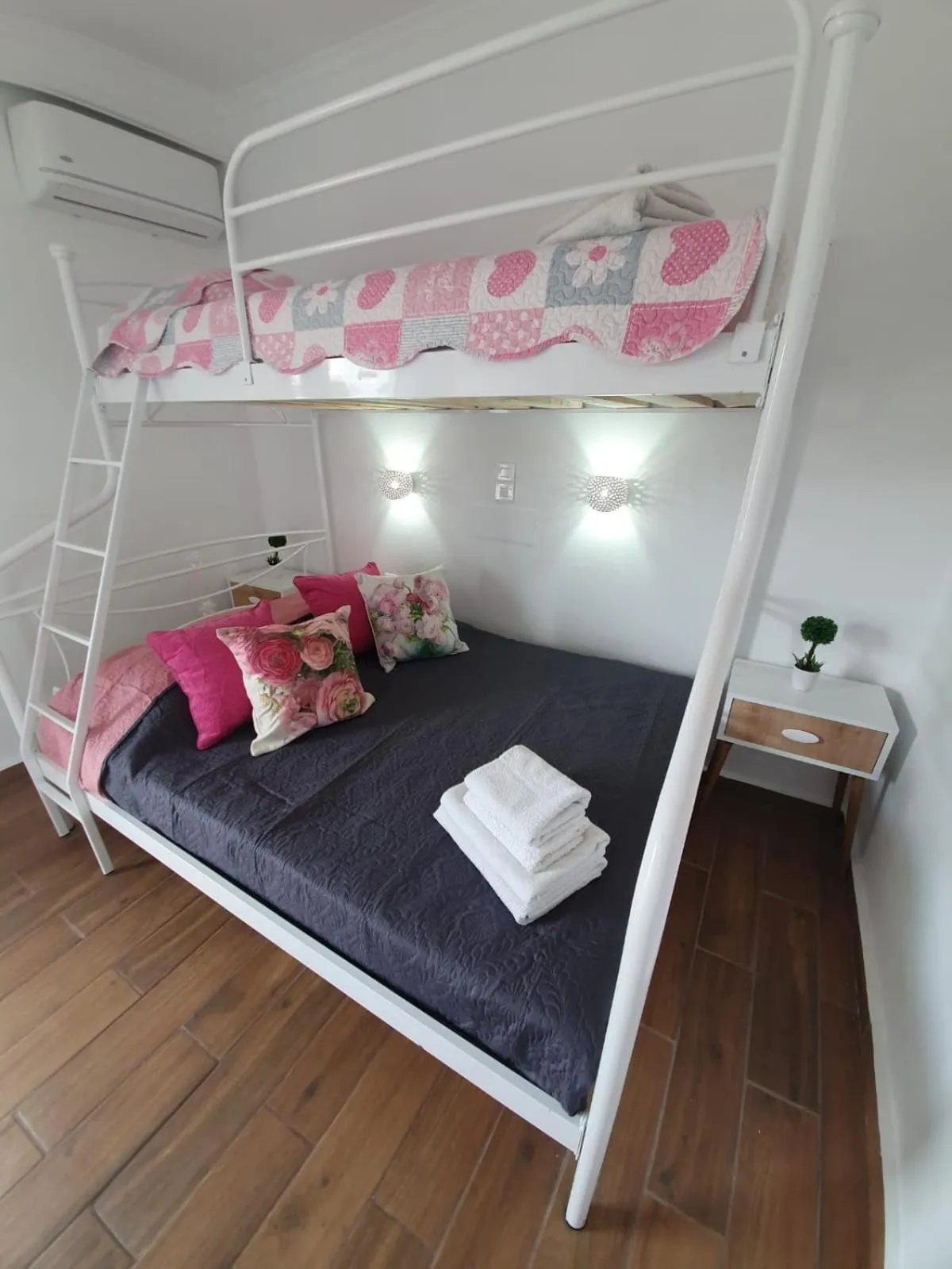 Bed in Kosinmyheart Apartment 11 & Studio10