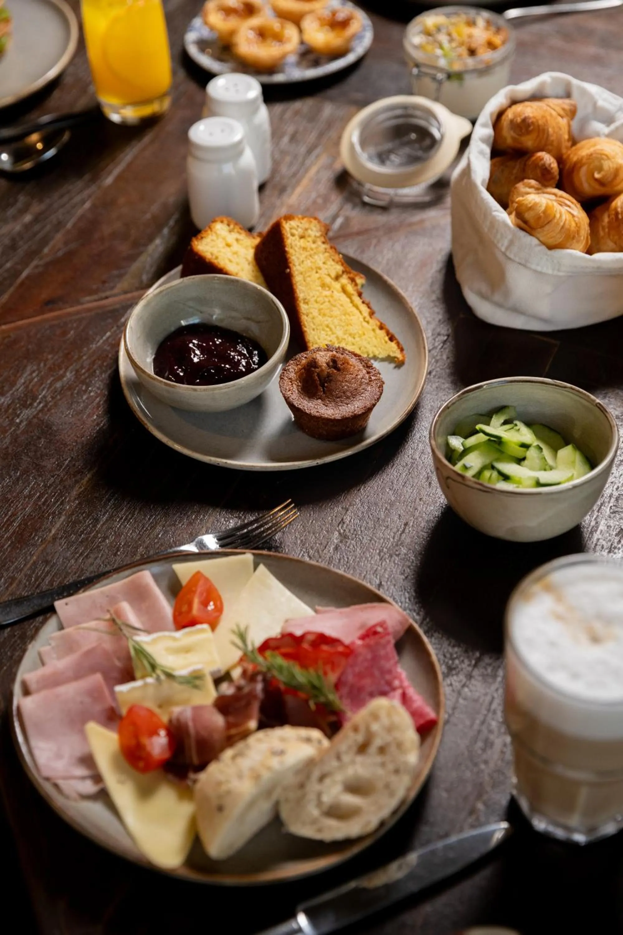 Buffet breakfast in Fontinha Porto, Trademark Collection by Wyndham