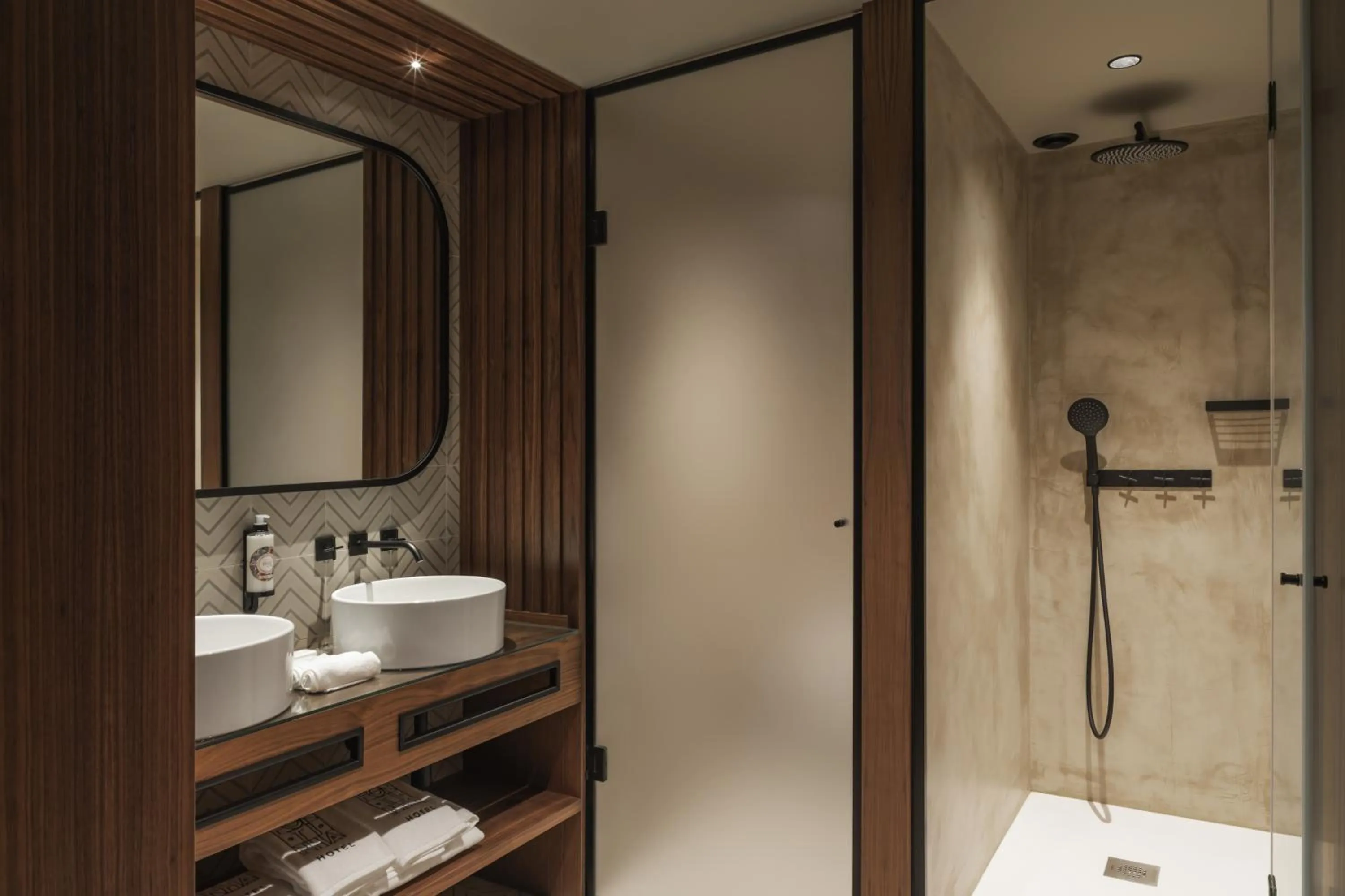 Bathroom in Fontinha Porto, Trademark Collection by Wyndham
