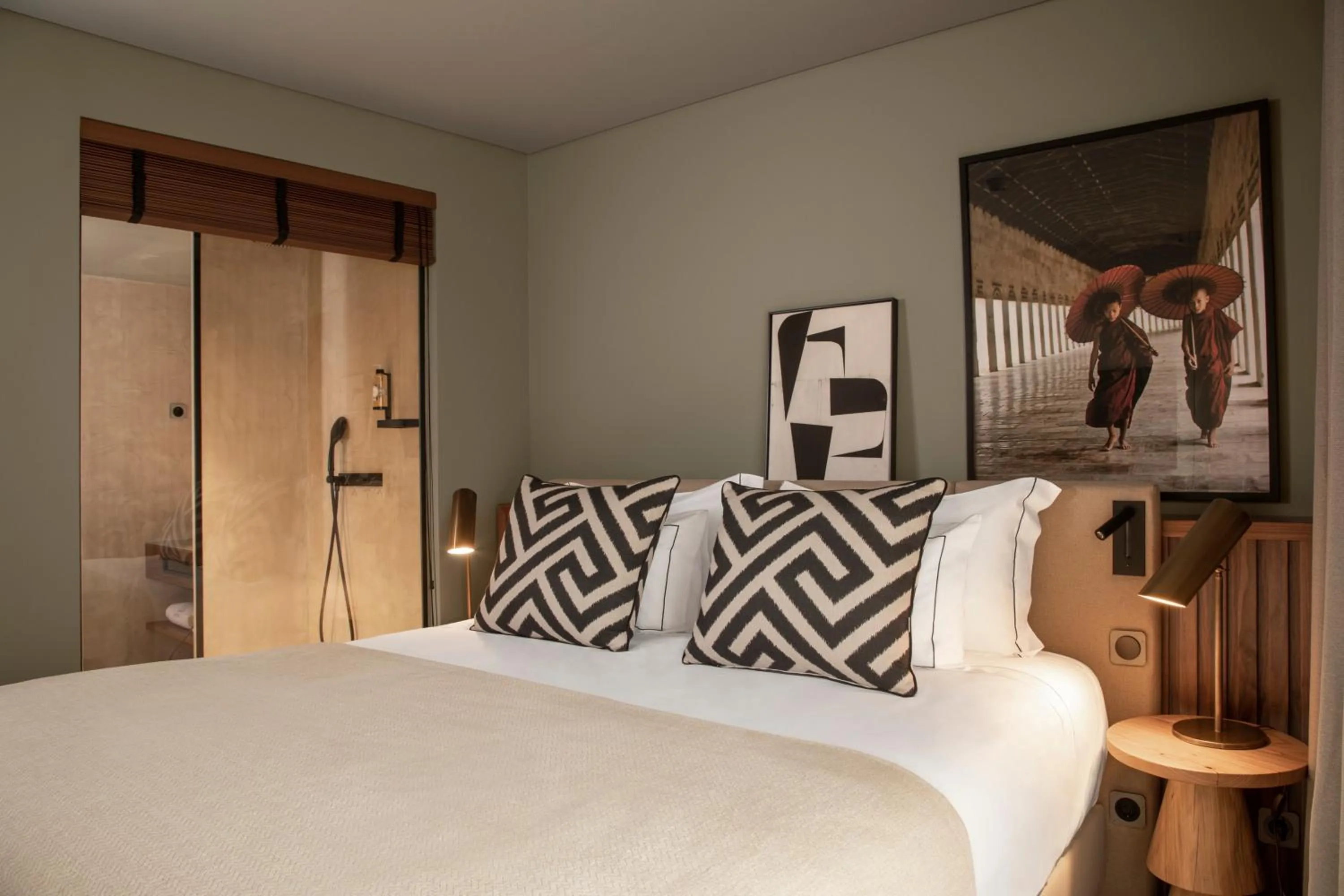 Bedroom, Bed in Fontinha Porto, Trademark Collection by Wyndham