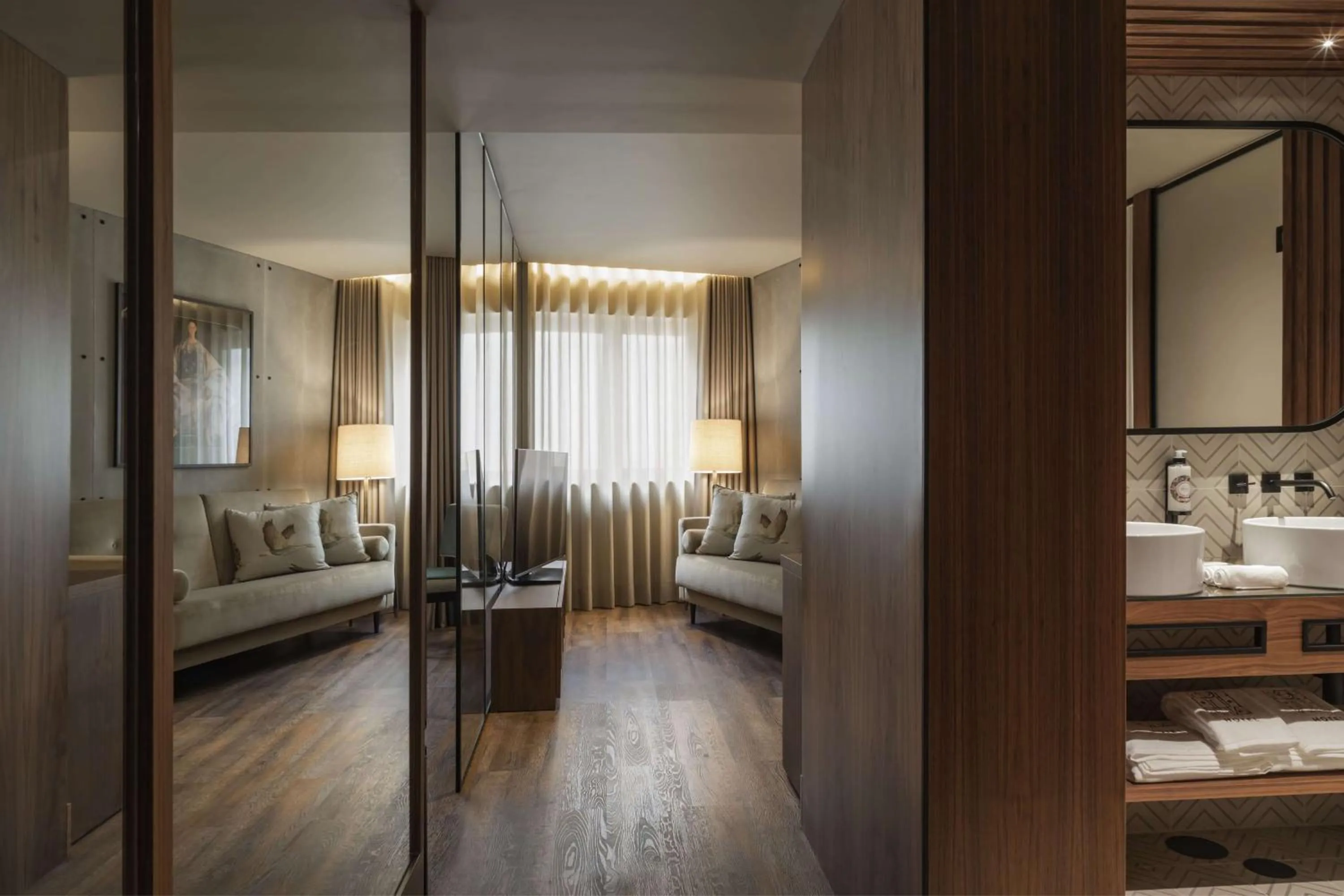 Living room, Bed in Fontinha Porto, Trademark Collection by Wyndham