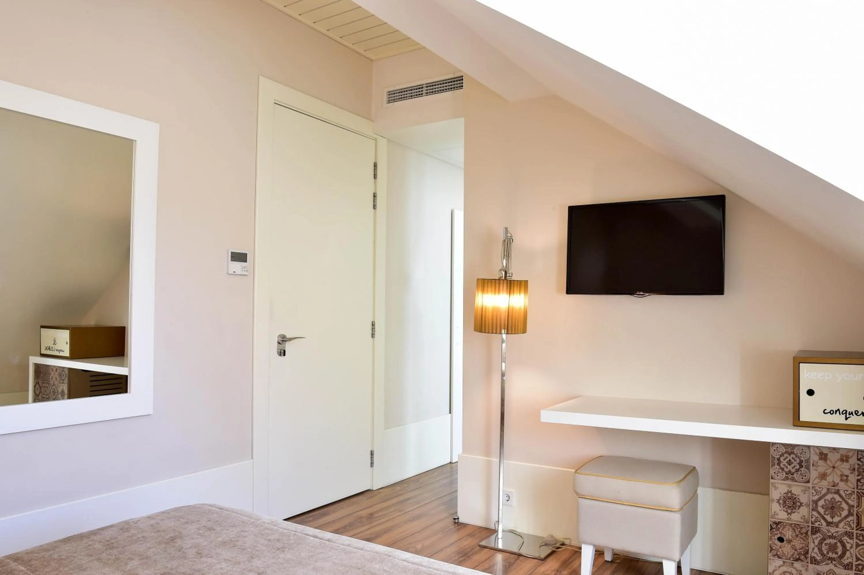 TV and multimedia, Bed in My Story Hotel Ouro