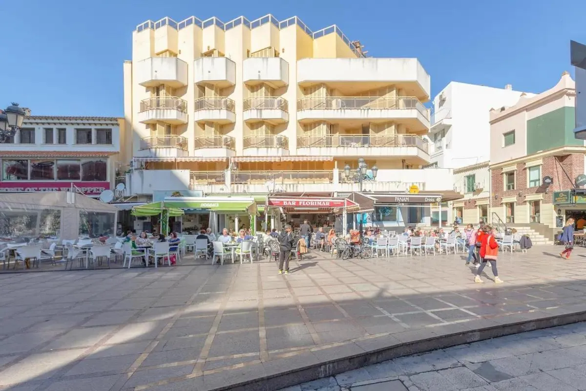 Property building in Puerta del Sol TRM only adults Aparts