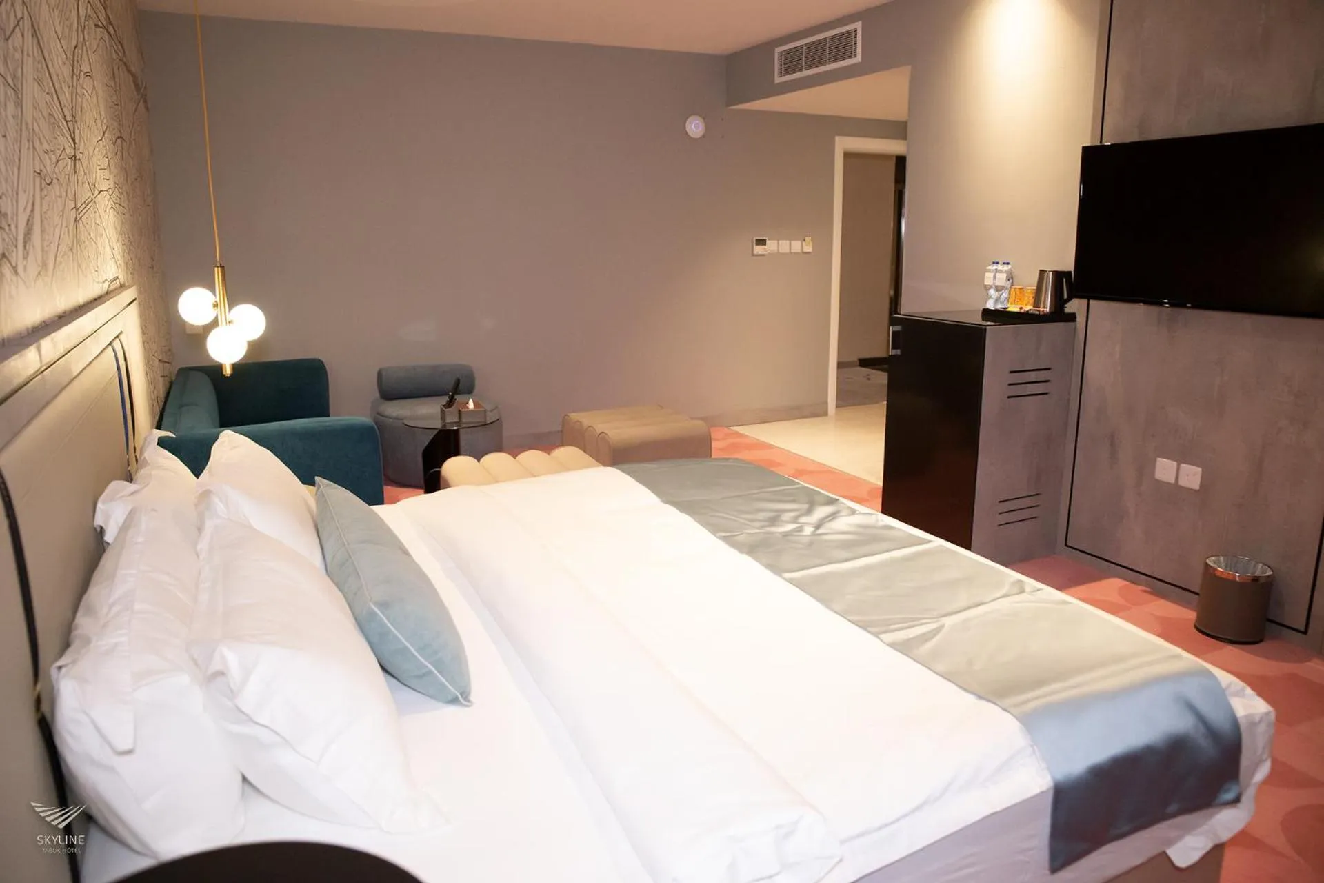 TV and multimedia, Bed in Skyline Tabuk Hotel