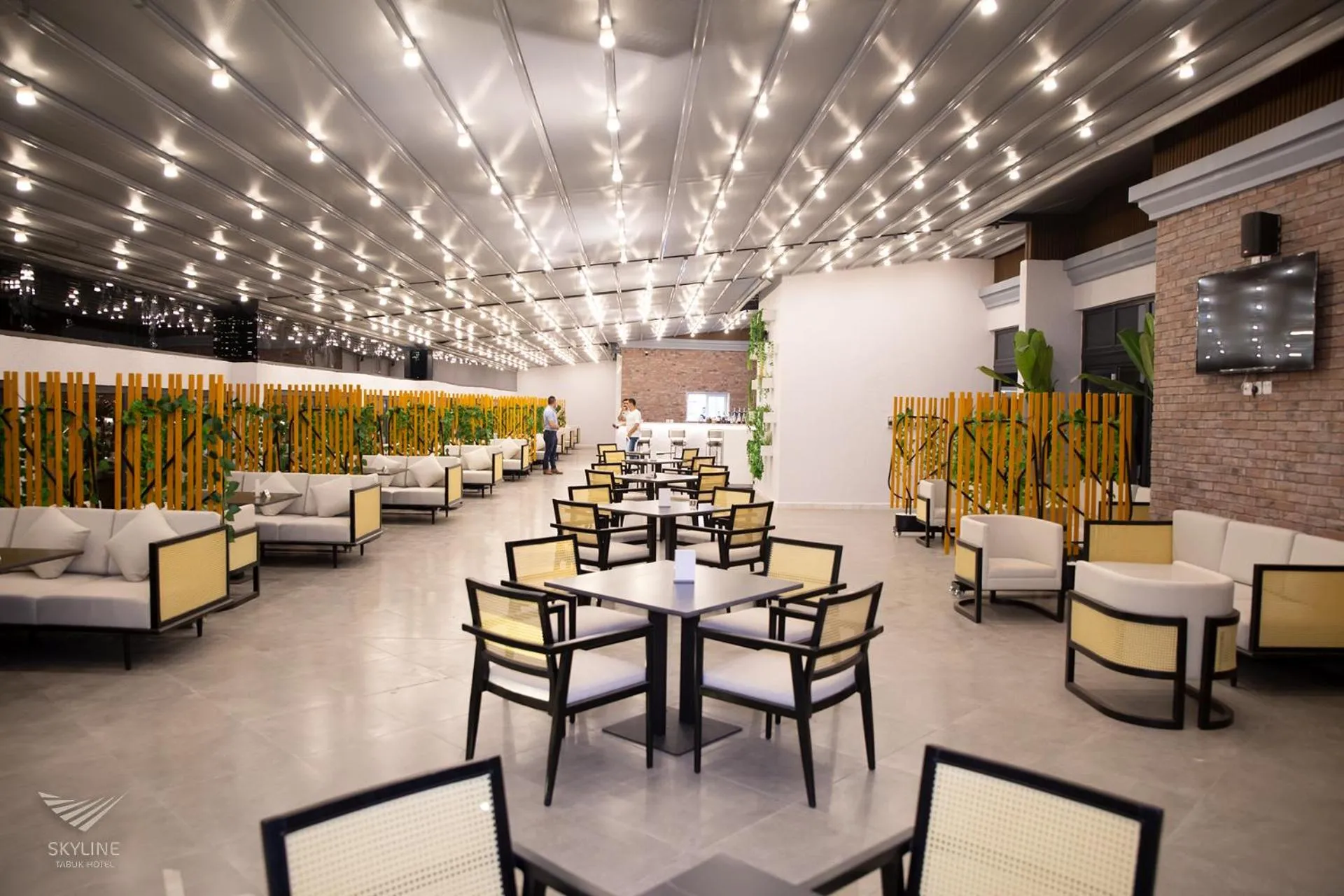 Restaurant/places to eat in Skyline Tabuk Hotel