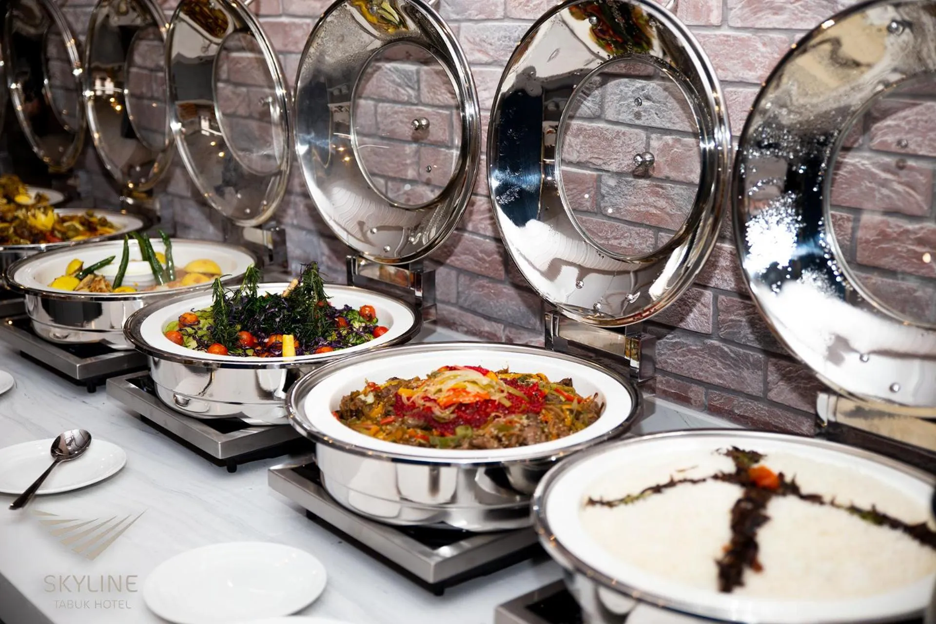 Restaurant/places to eat in Skyline Tabuk Hotel