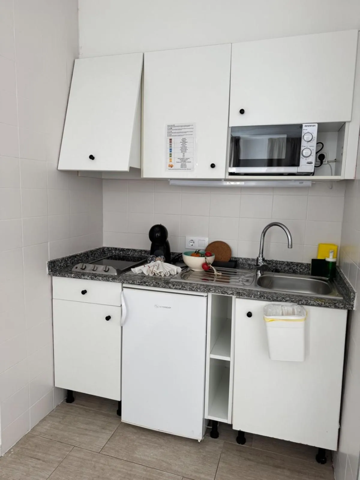 Kitchen or kitchenette in Orange Colom - Seaside Apartments