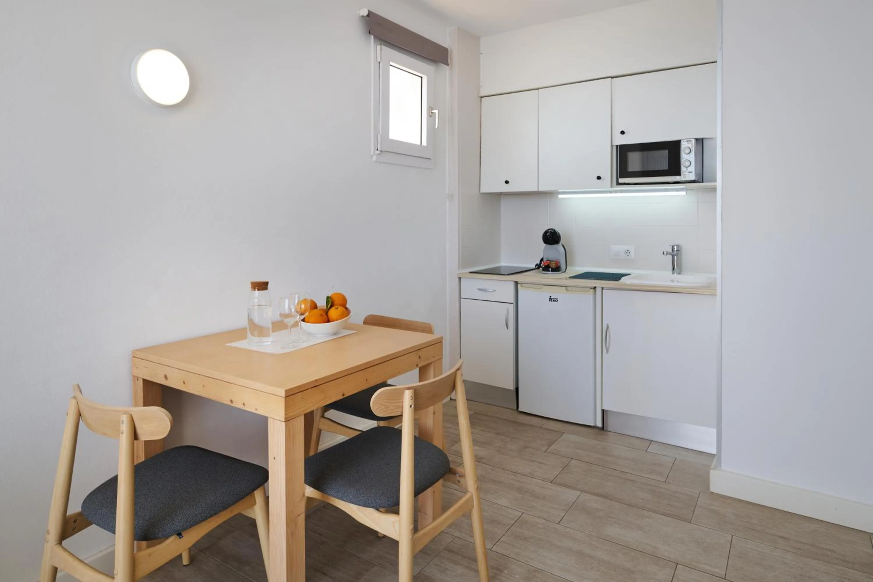 Orange Colom - Seaside Apartments