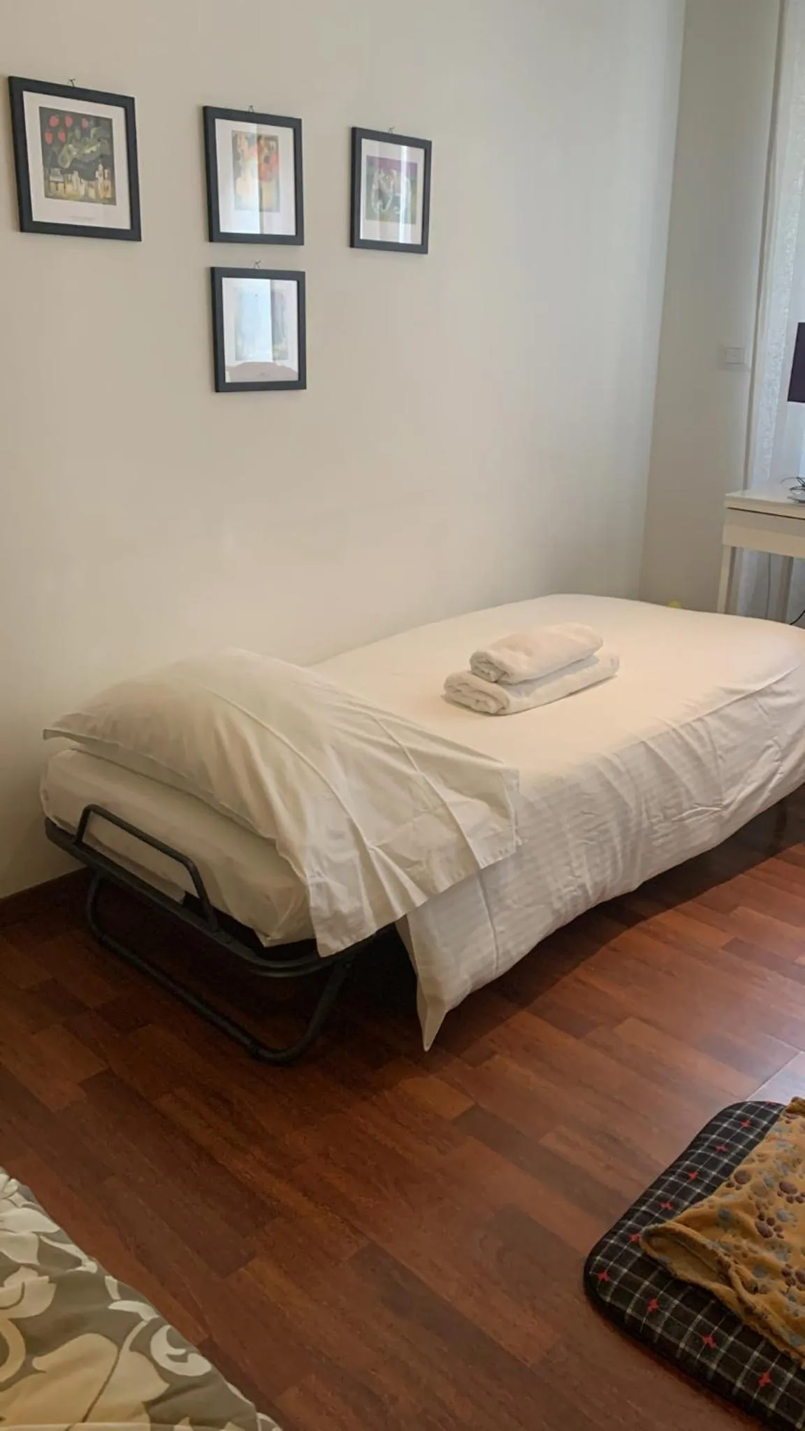 Bedroom, Bed in Beside the Vatican