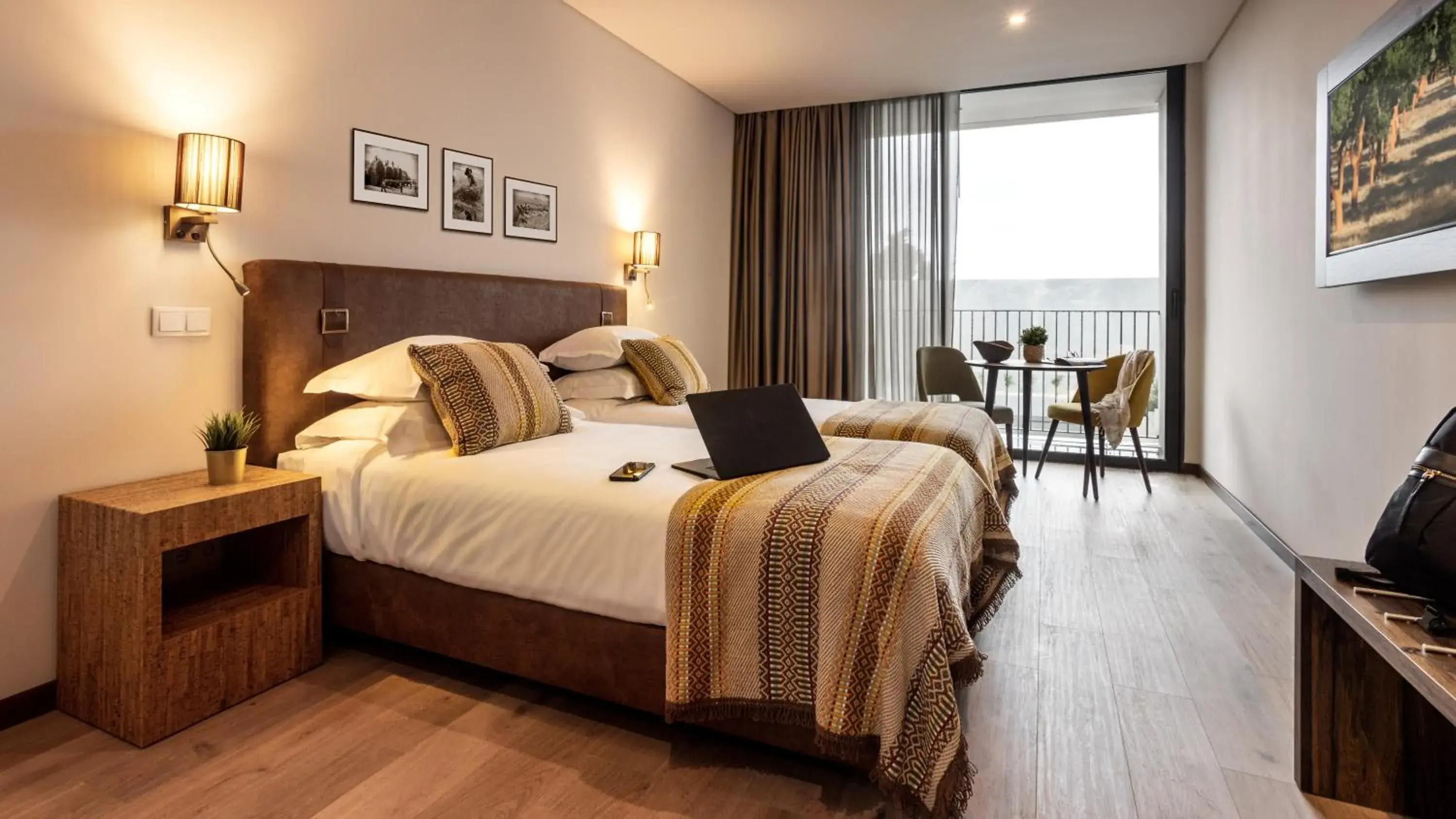 Standard Double or Twin Room with Balcony in Évora O Cante Hotel Standard Double or Twin Room with Balcony in Évora O Cante Hotel