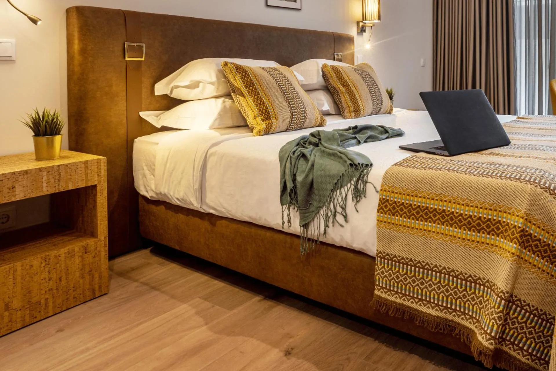 Bedroom, Bed in Évora O Cante Hotel