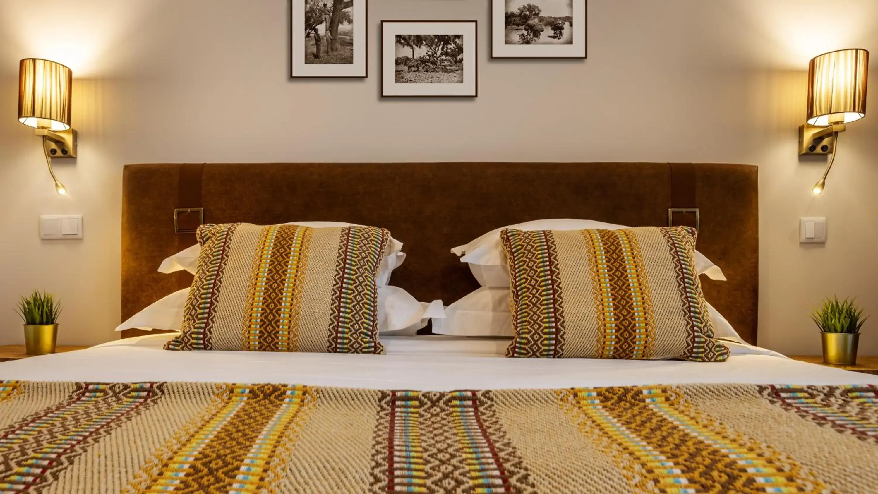 Superior Double or Twin Room with Pool View in Évora O Cante Hotel Superior Double or Twin Room with Pool View in Évora O Cante Hotel