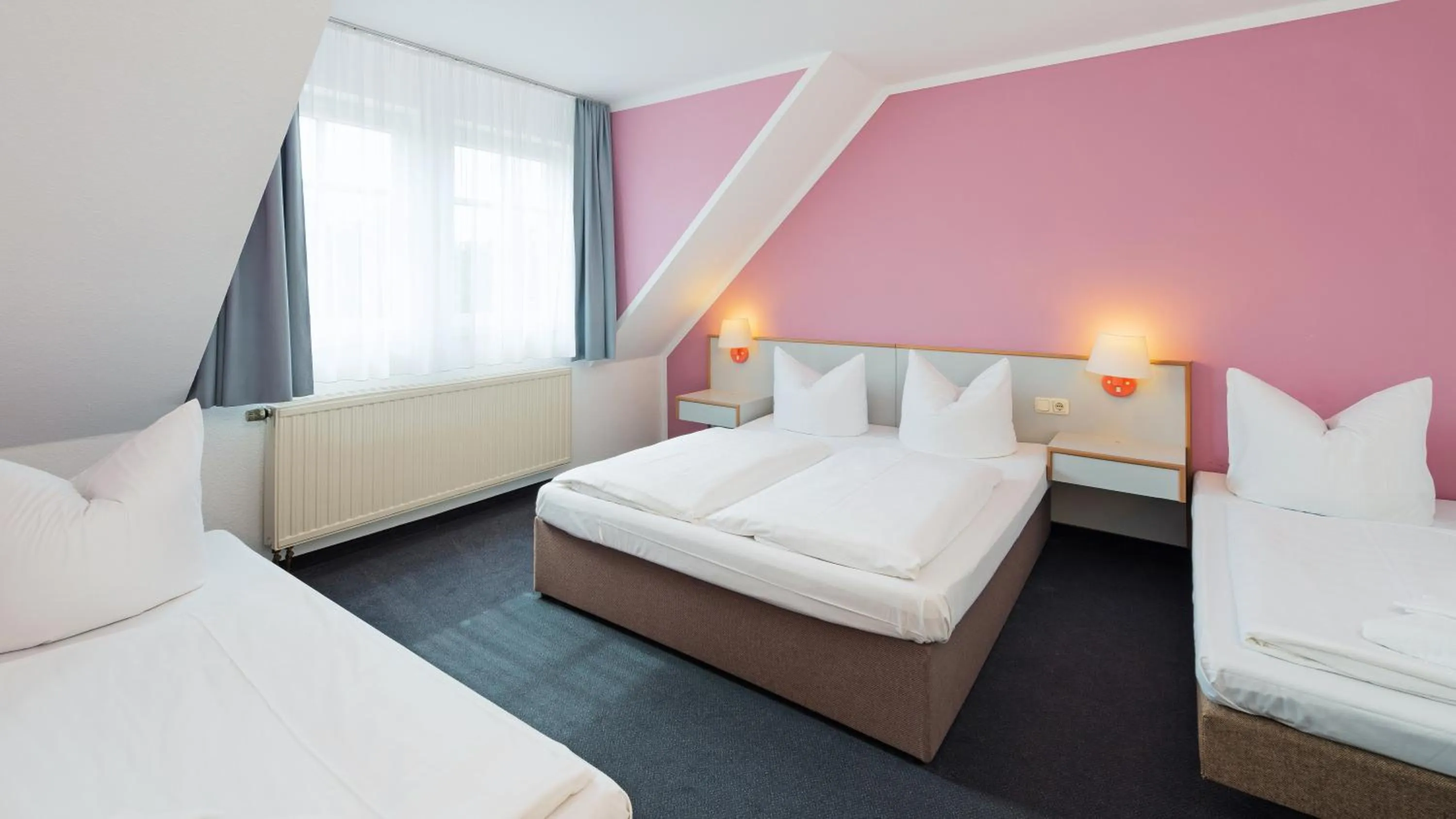 Photo of the whole room, Bed in Motel Hormersdorf