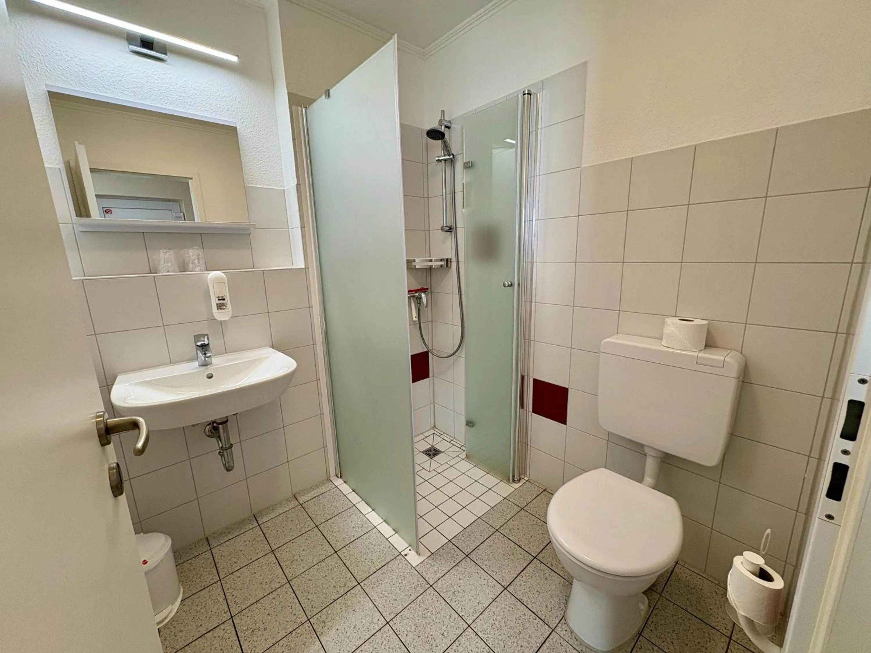 Bathroom in Ellen Hotel