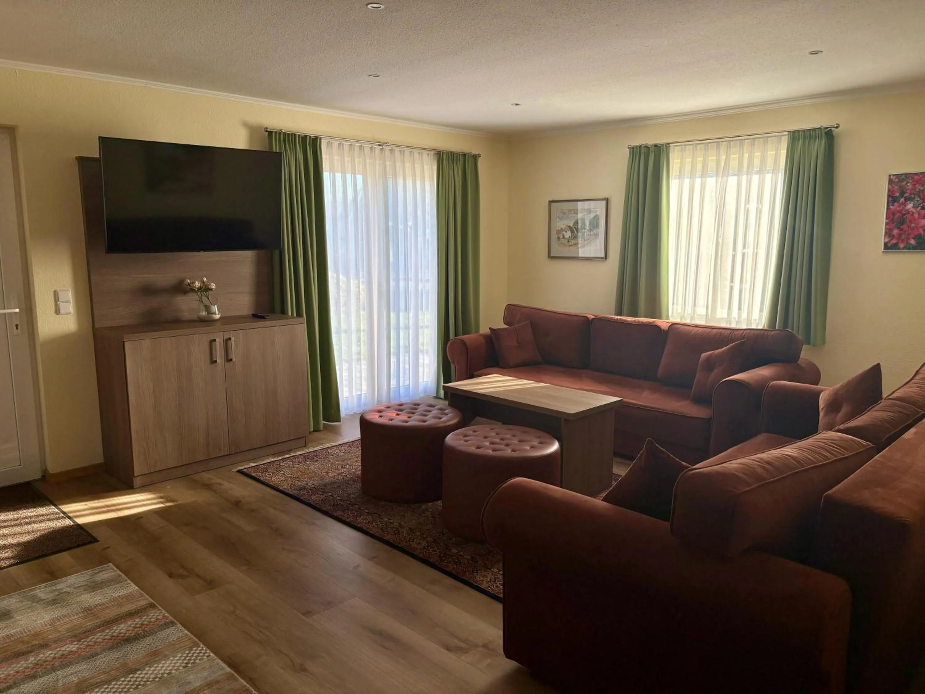 TV and multimedia in Ellen Hotel