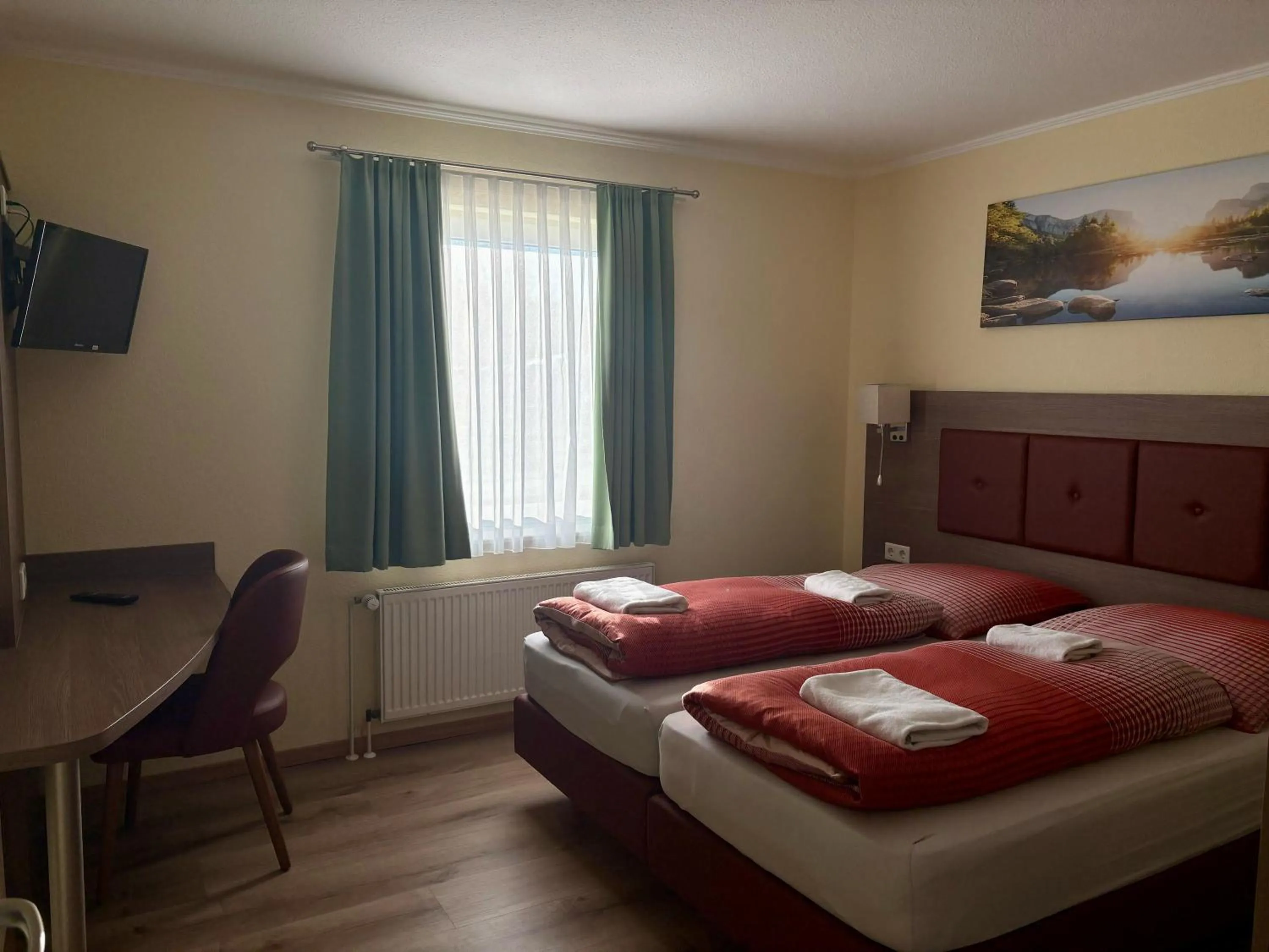 Bedroom, Bed in Ellen Hotel