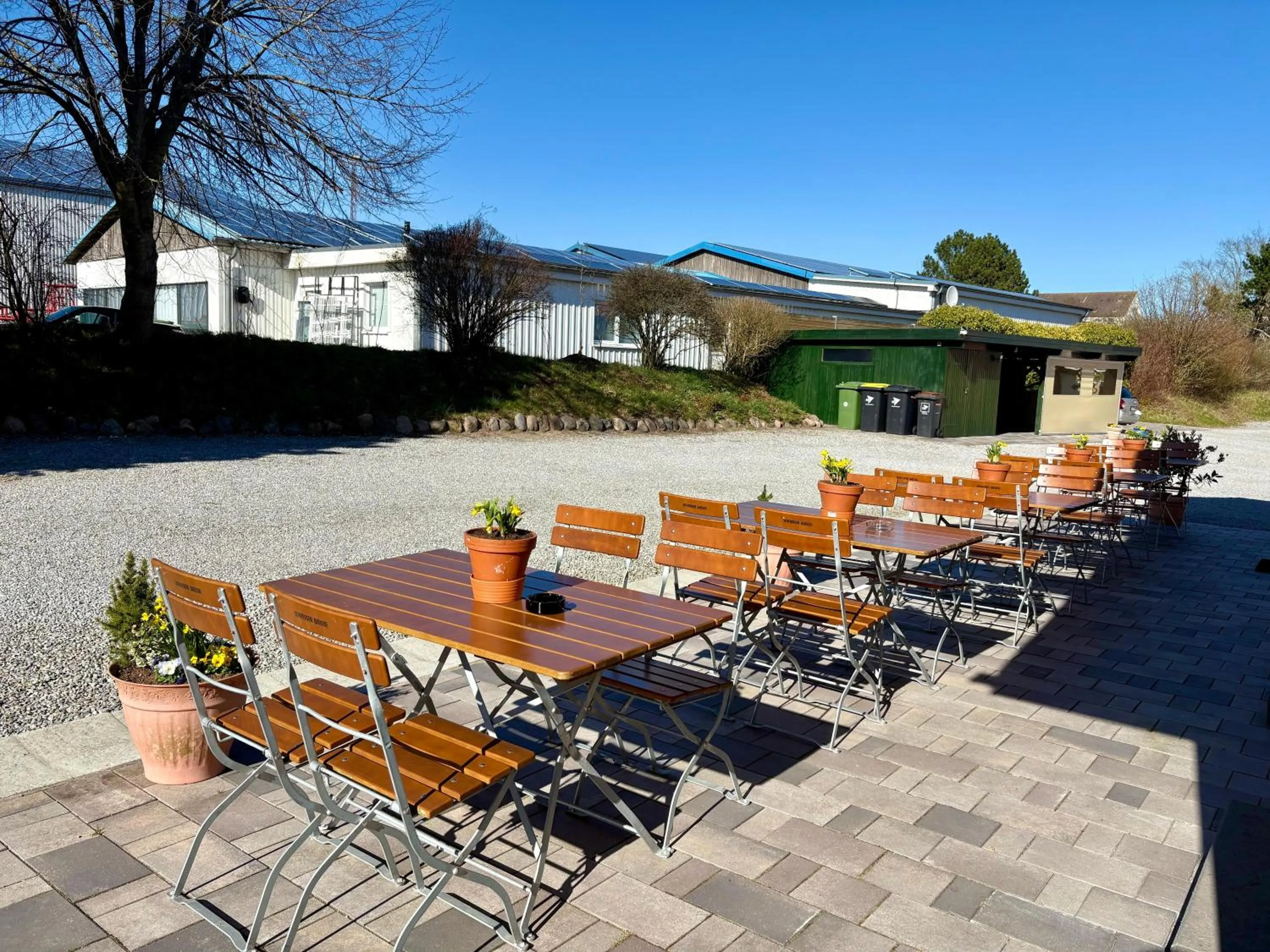 Spring in Ellen Hotel