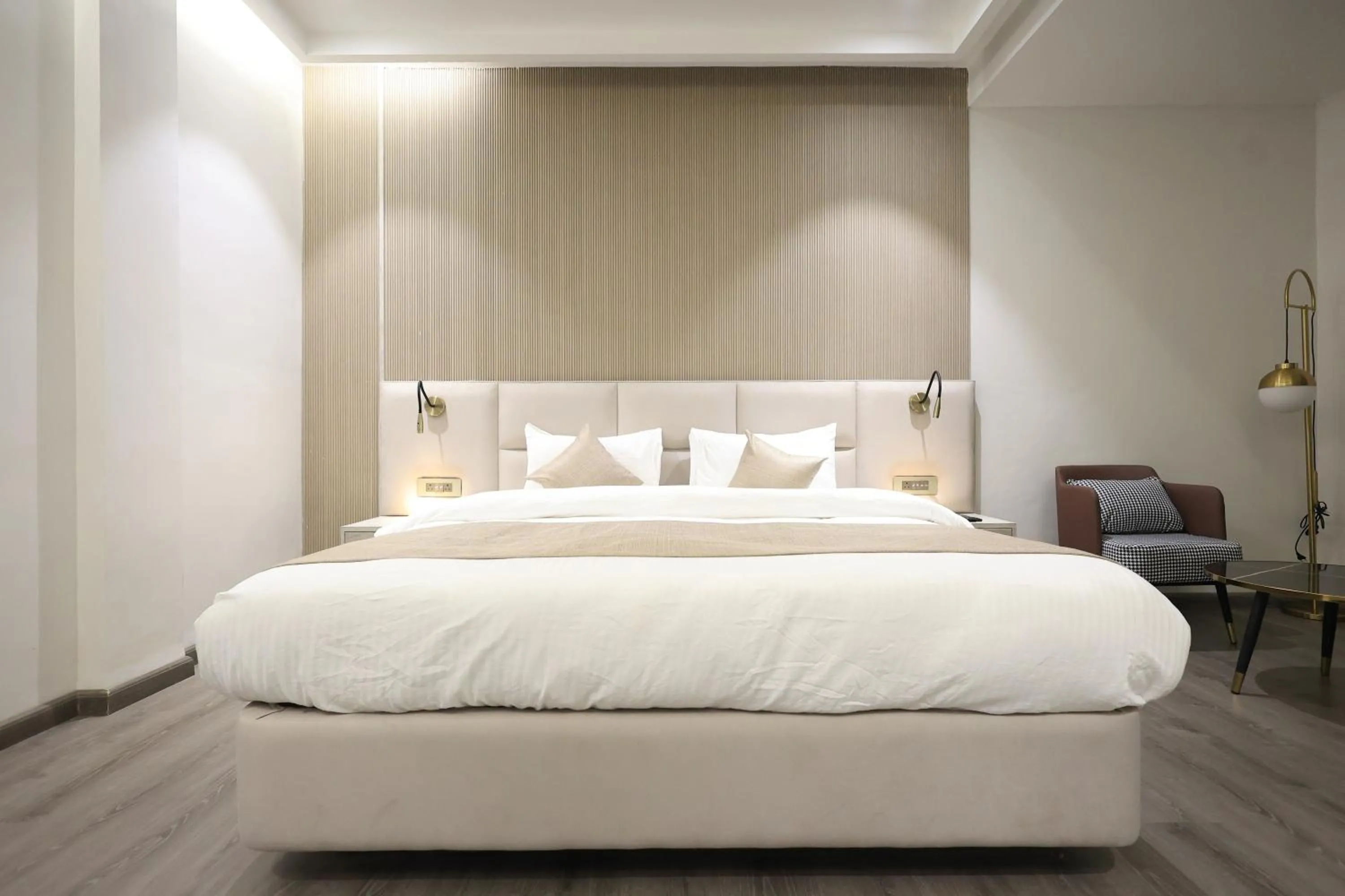 Bed in Hotel Swarn Towers