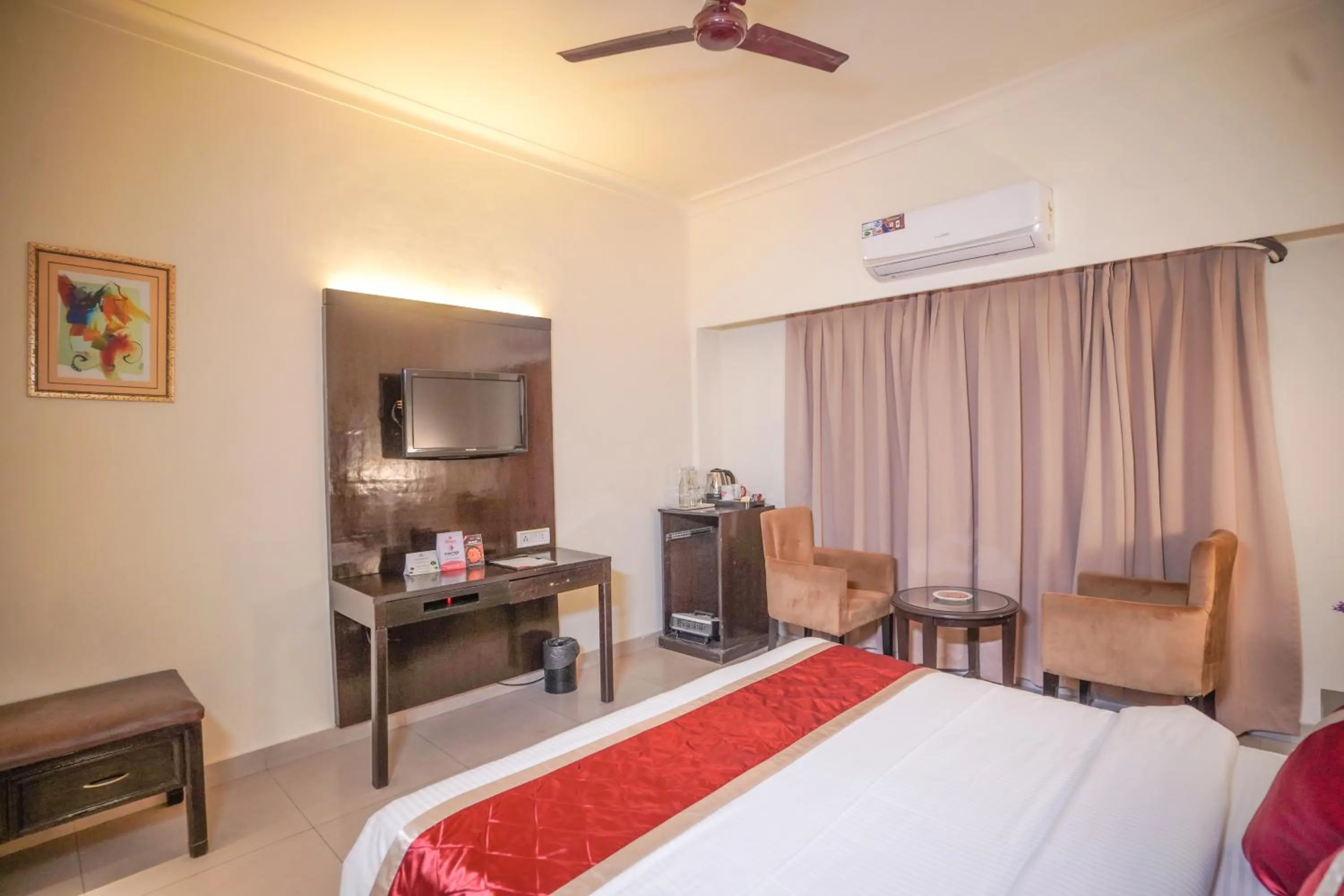 Bed in Hotel Swarn Towers