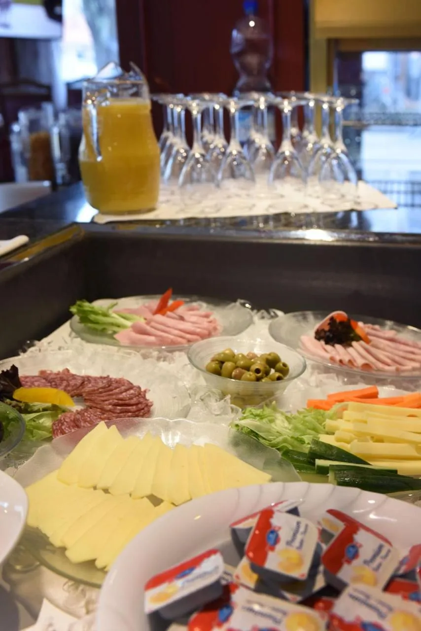 Restaurant/places to eat in Hotel Dufour