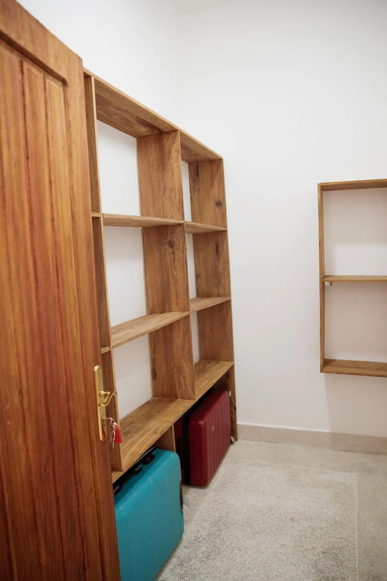 wardrobe in Paje White House