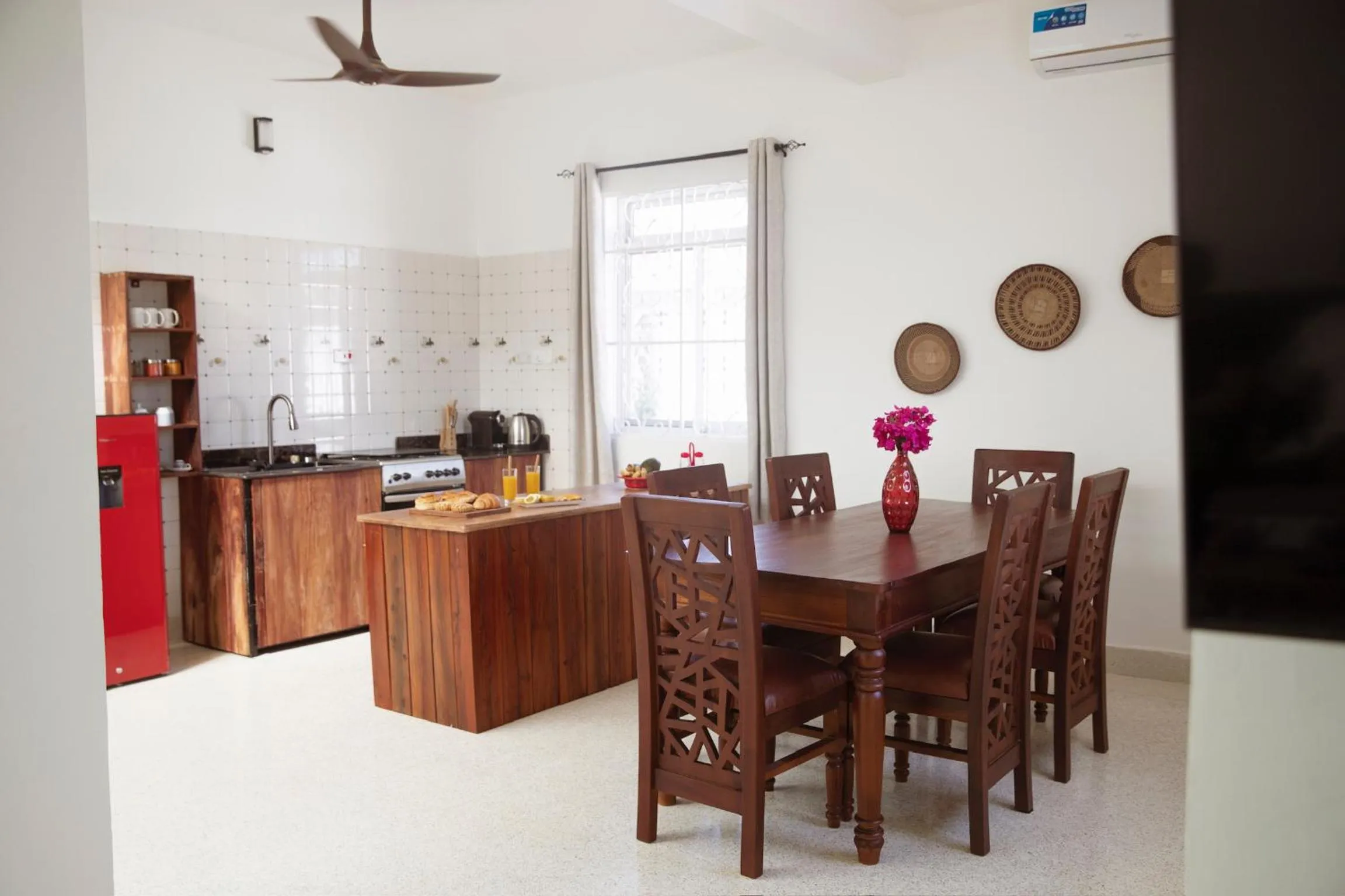 Dining area in Paje White House