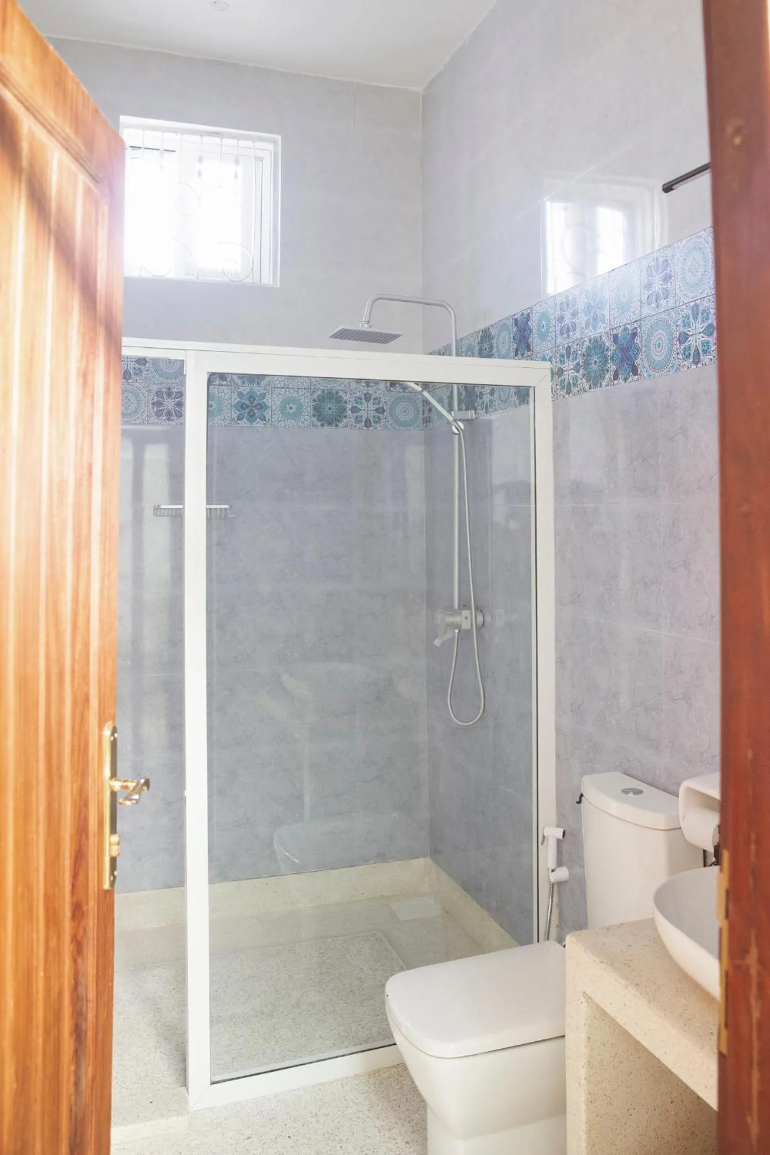 Shower in Paje White House