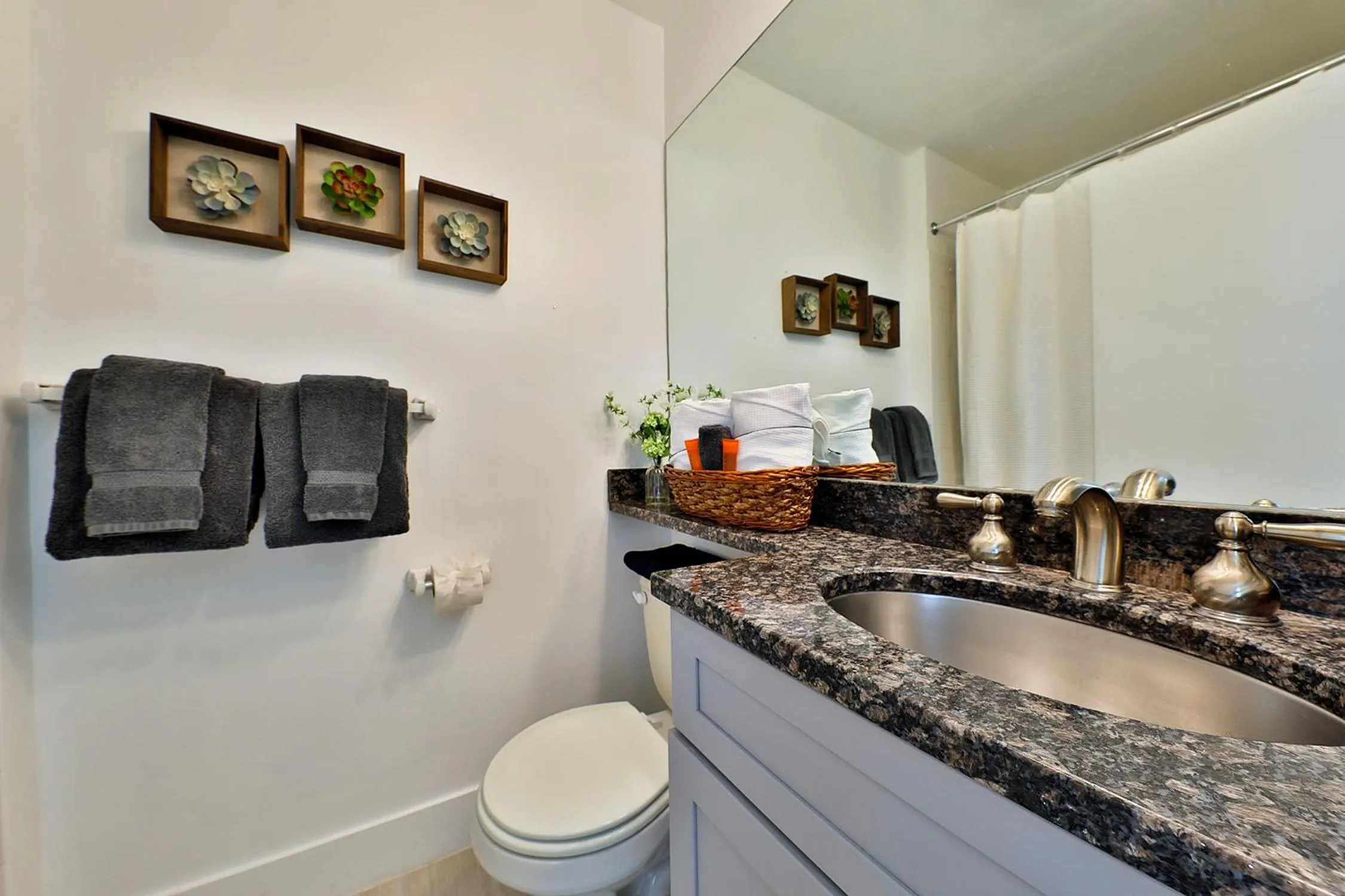 Bathroom in Good Hotels Boston