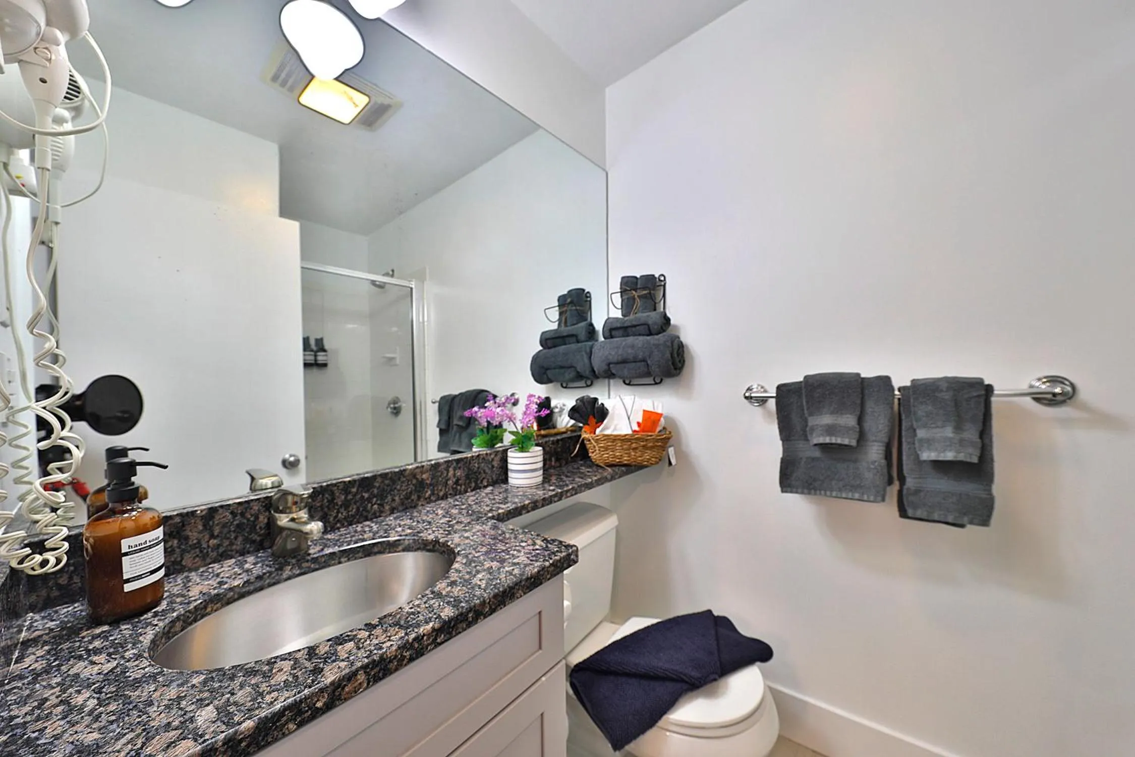 Bathroom in Good Hotels Boston