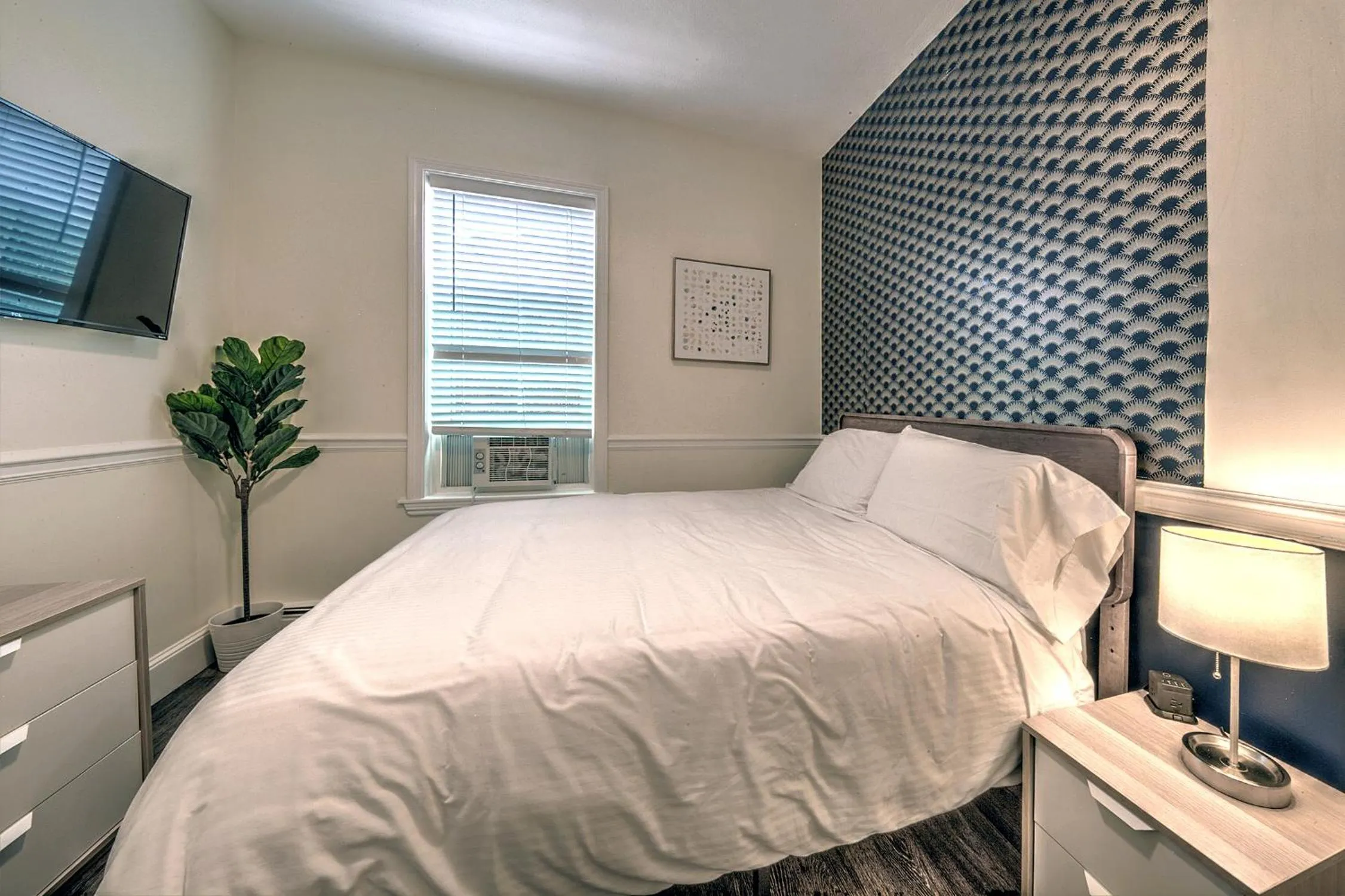 Bedroom, Bed in Good Hotels Boston