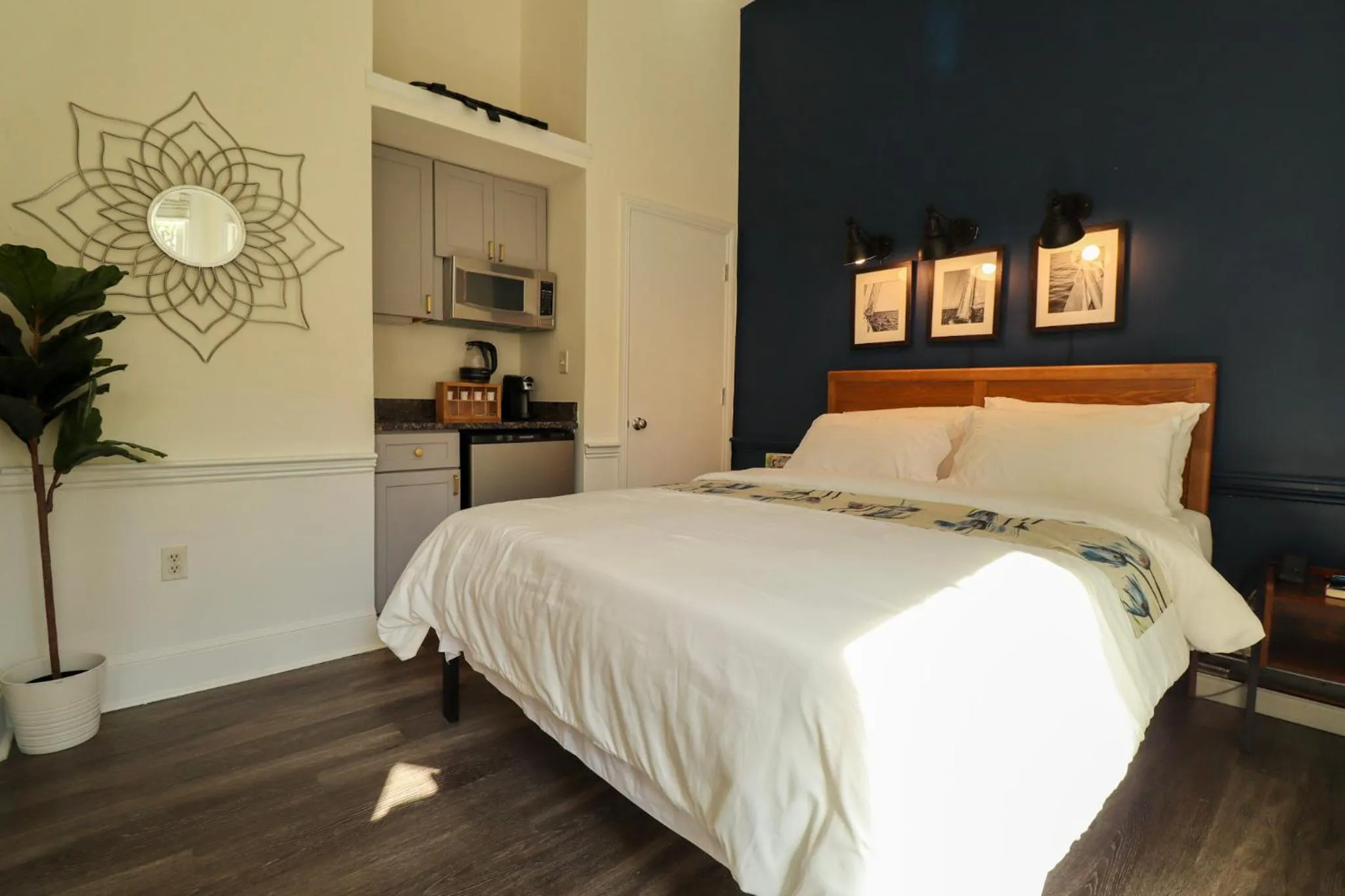 Bedroom, Bed in Good Hotels Boston