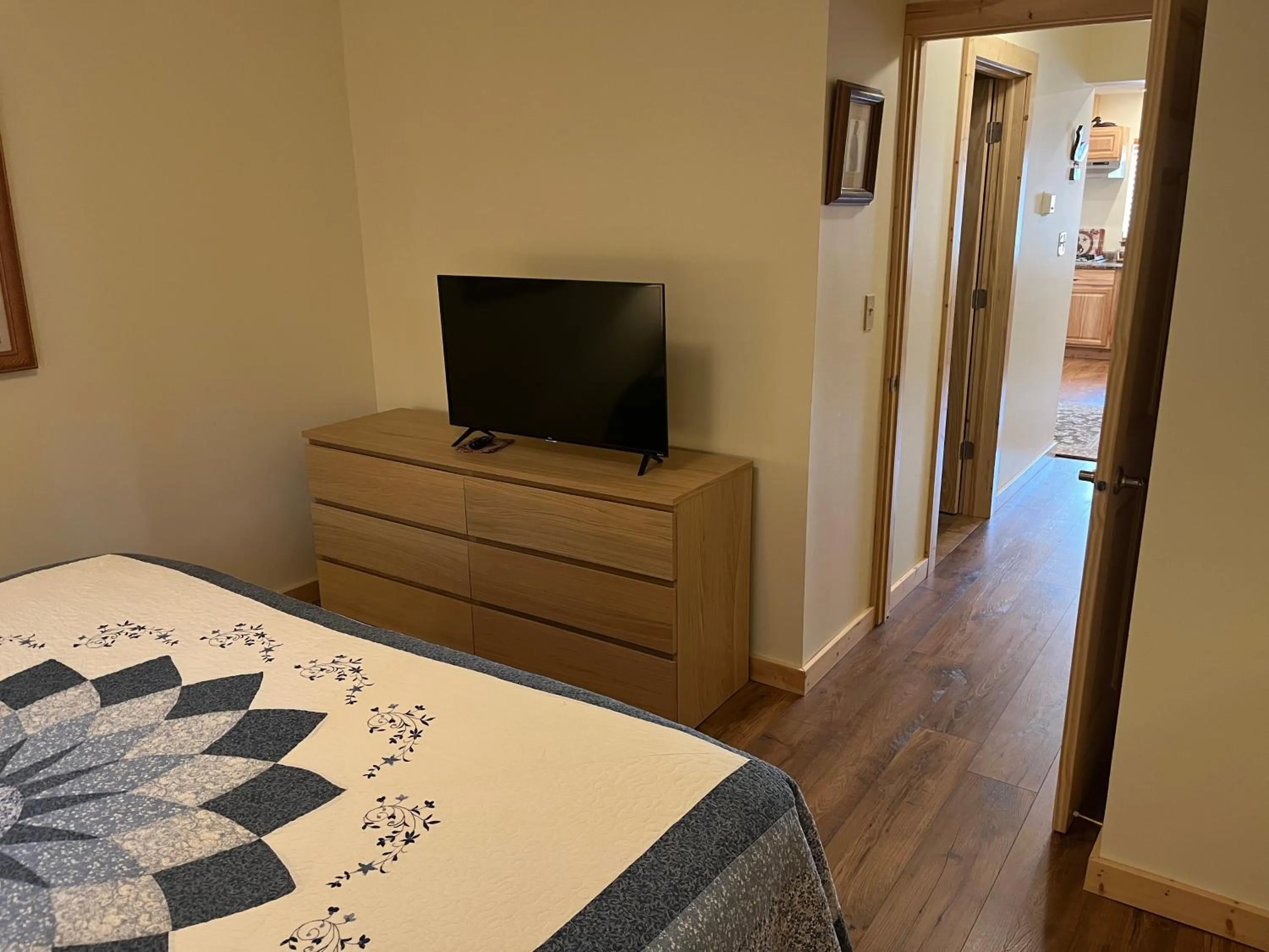 Bed in Creekside Downtown Vacation Suites, Only Adults 25 or older