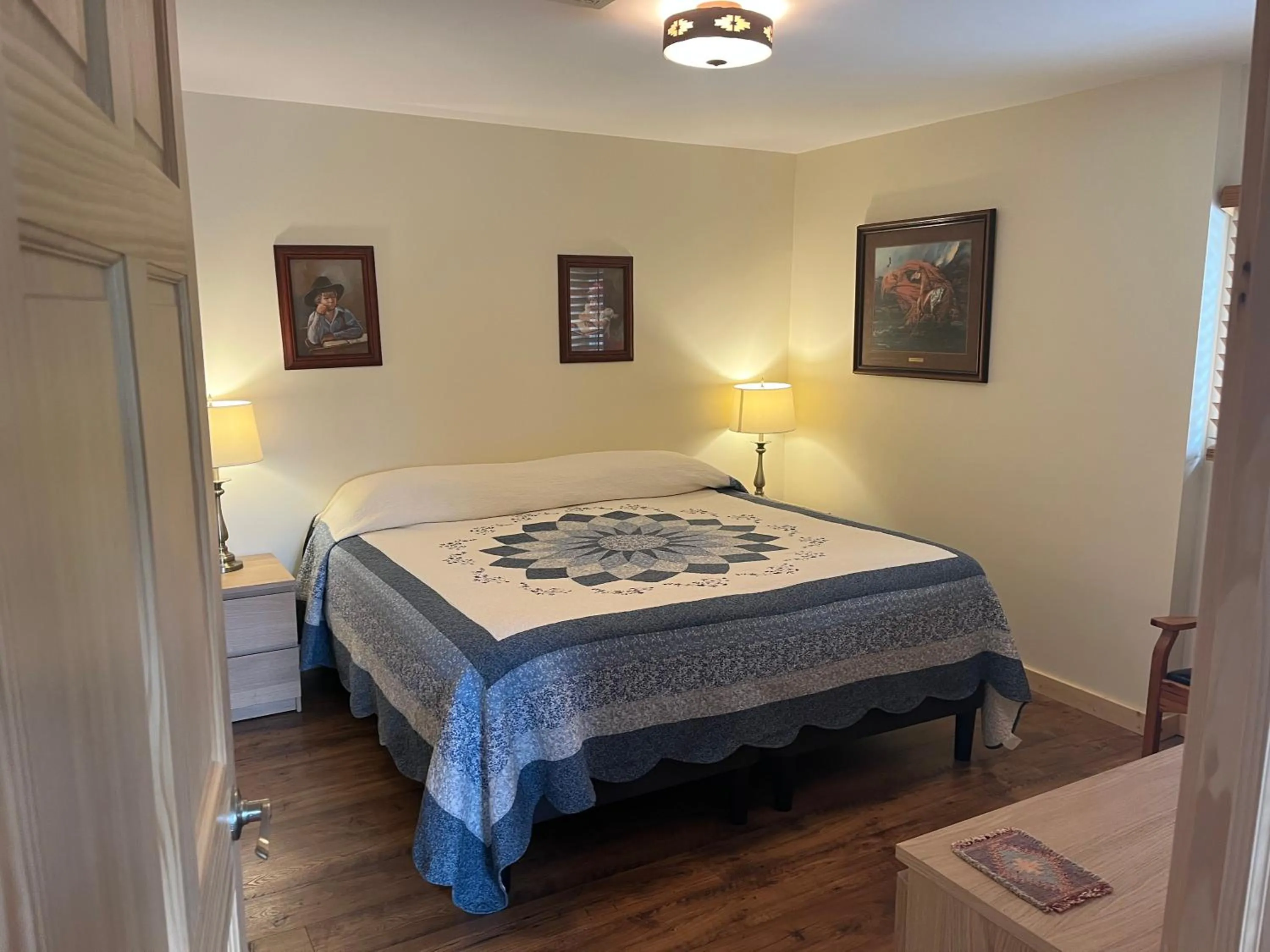 Bed in Creekside Downtown Vacation Suites, Only Adults 25 or older