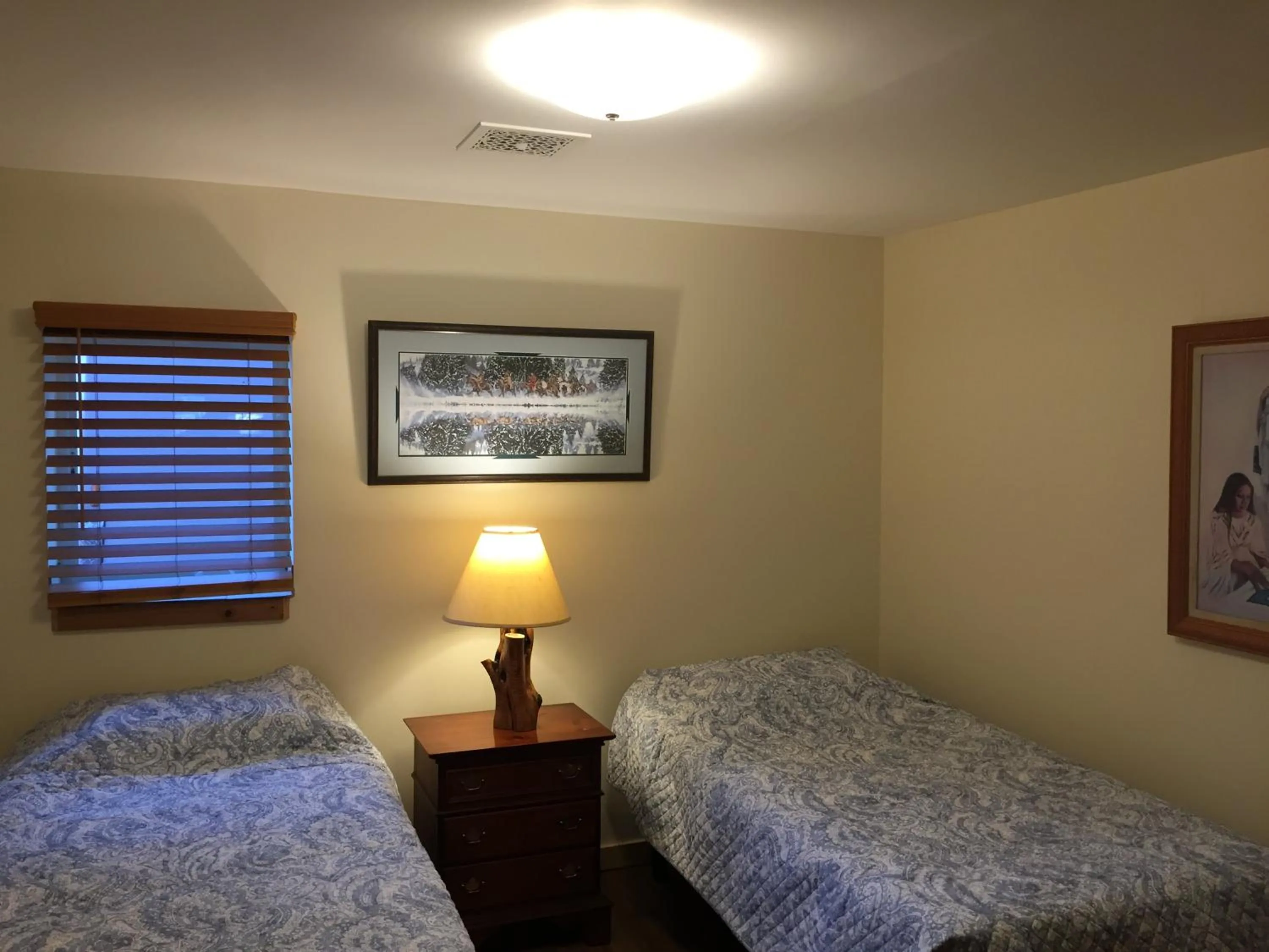 Bed in Creekside Downtown Vacation Suites, Only Adults 25 or older