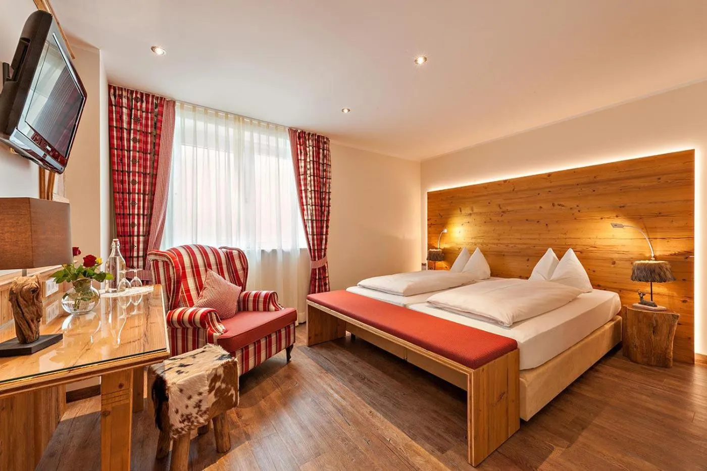 Photo of the whole room, Bed in Hotel Schäfflerwirt