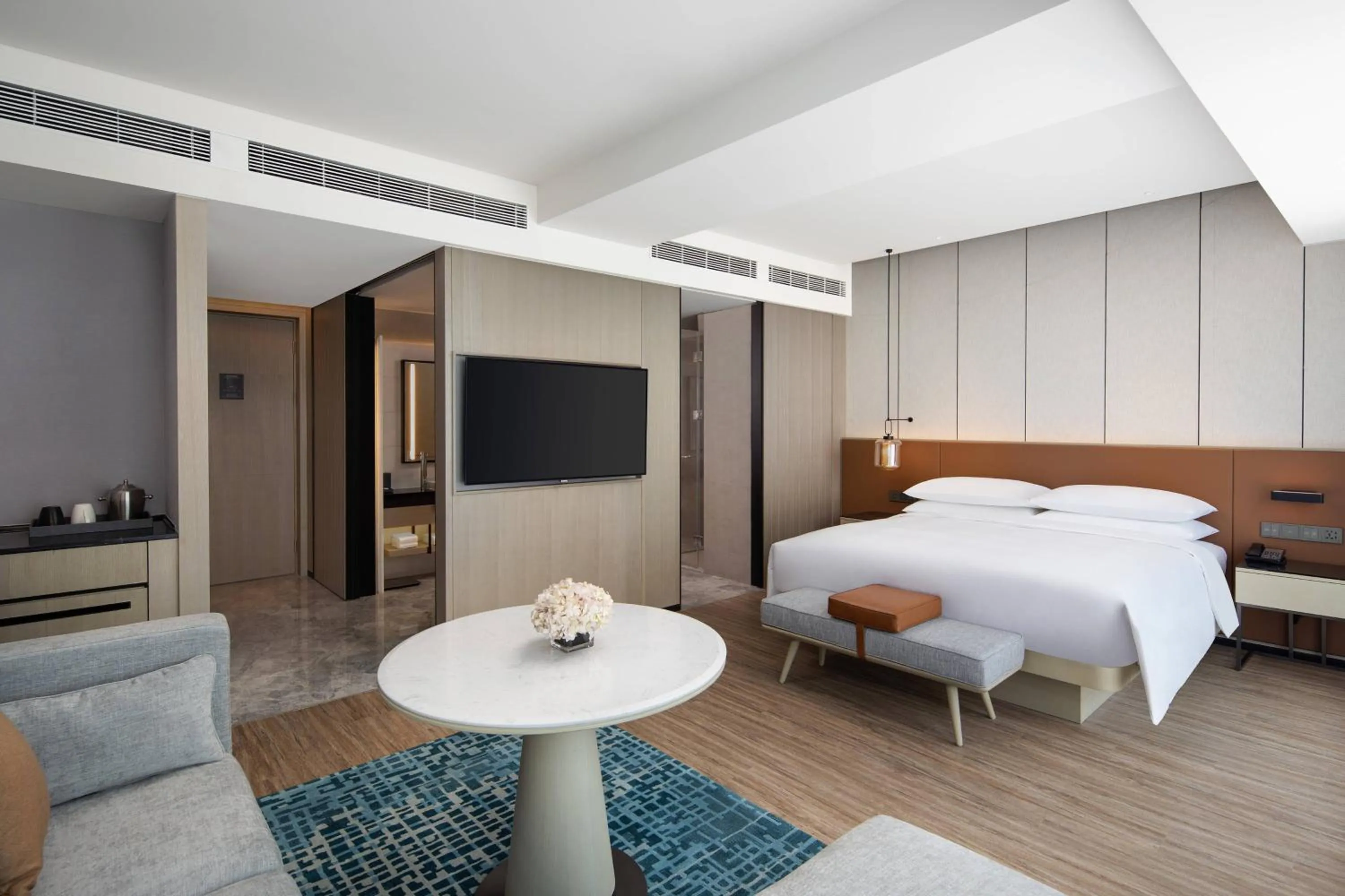 Photo of the whole room, Bed in Courtyard by Marriott Jiangyin