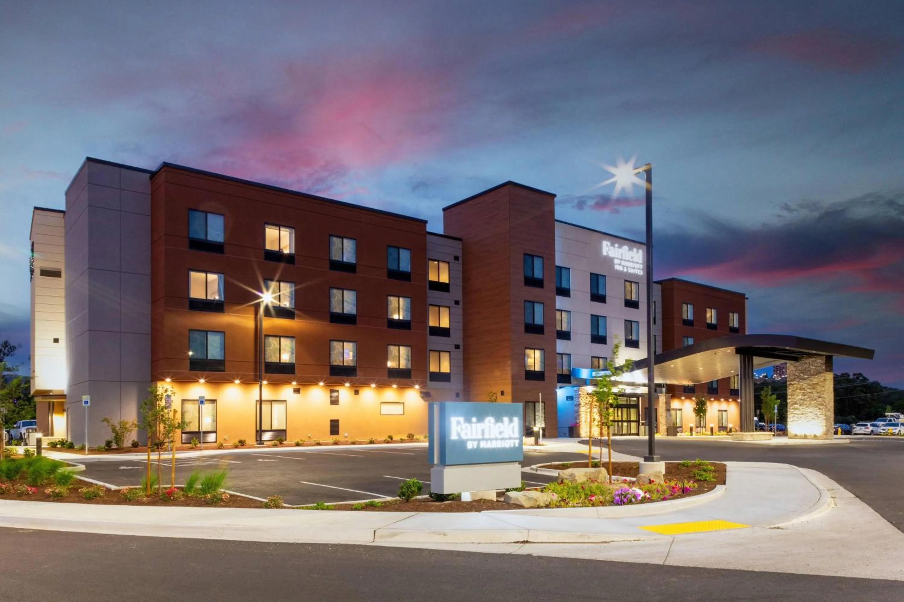 Property building in Fairfield by Marriott Inn & Suites Medford