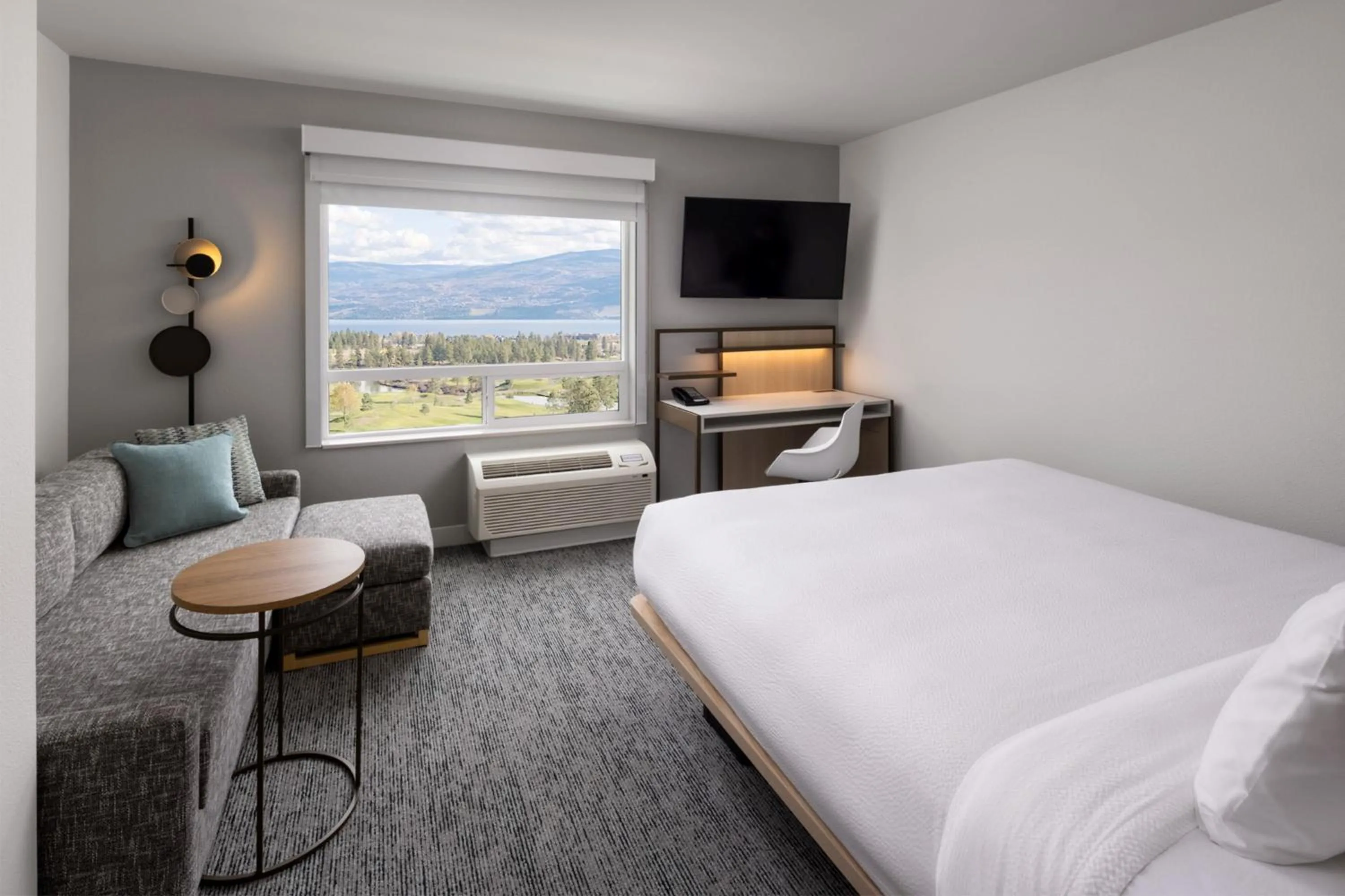 Photo of the whole room, Bed in TownePlace Suites by Marriott West Kelowna