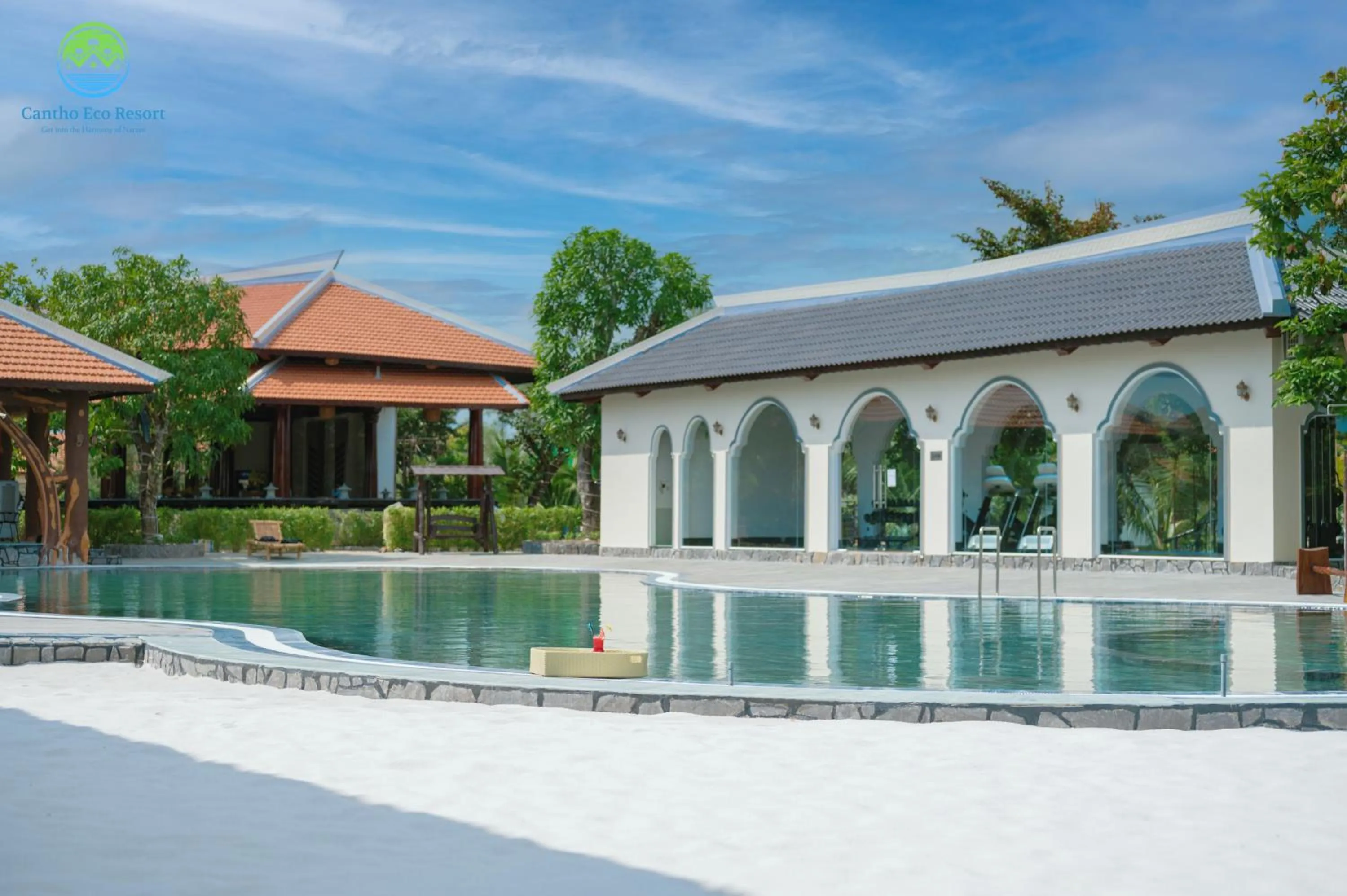 Swimming pool in Cantho Eco Resort